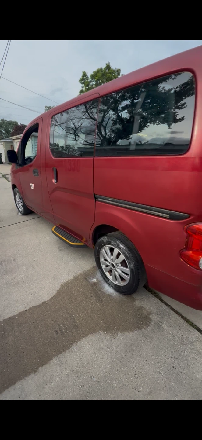 Nissan NV200 taxi - photo 2