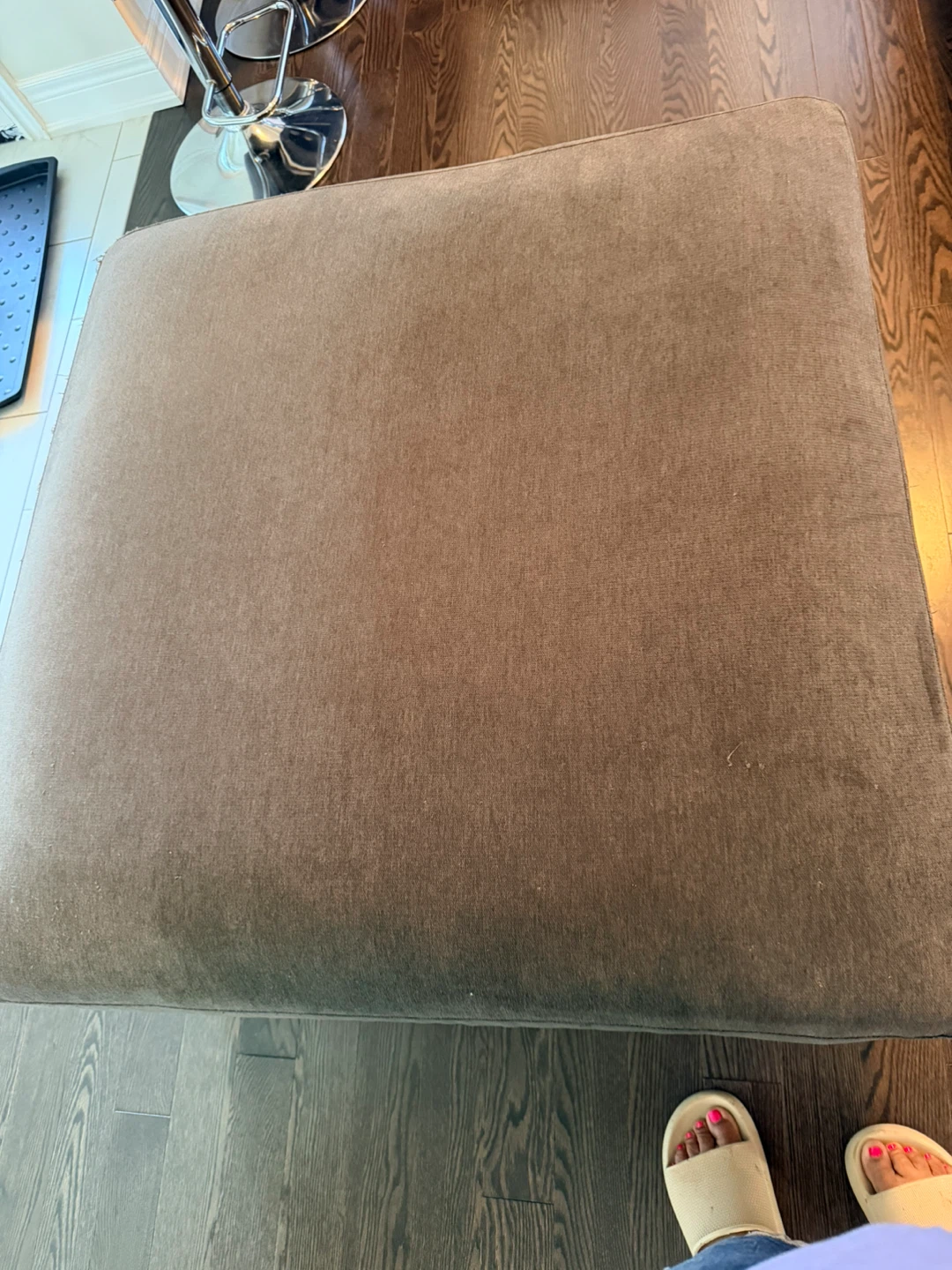 Square Upholstered Ottoman - photo 2