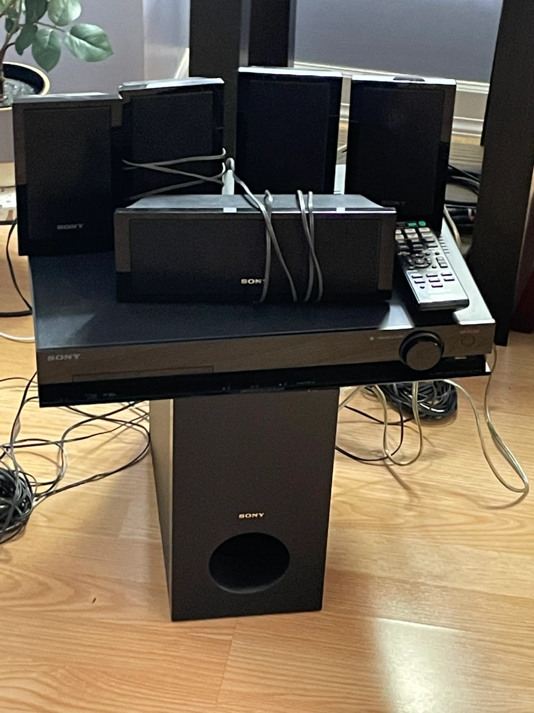 Sony Home Theatre System with Speakers and Remote - photo 2