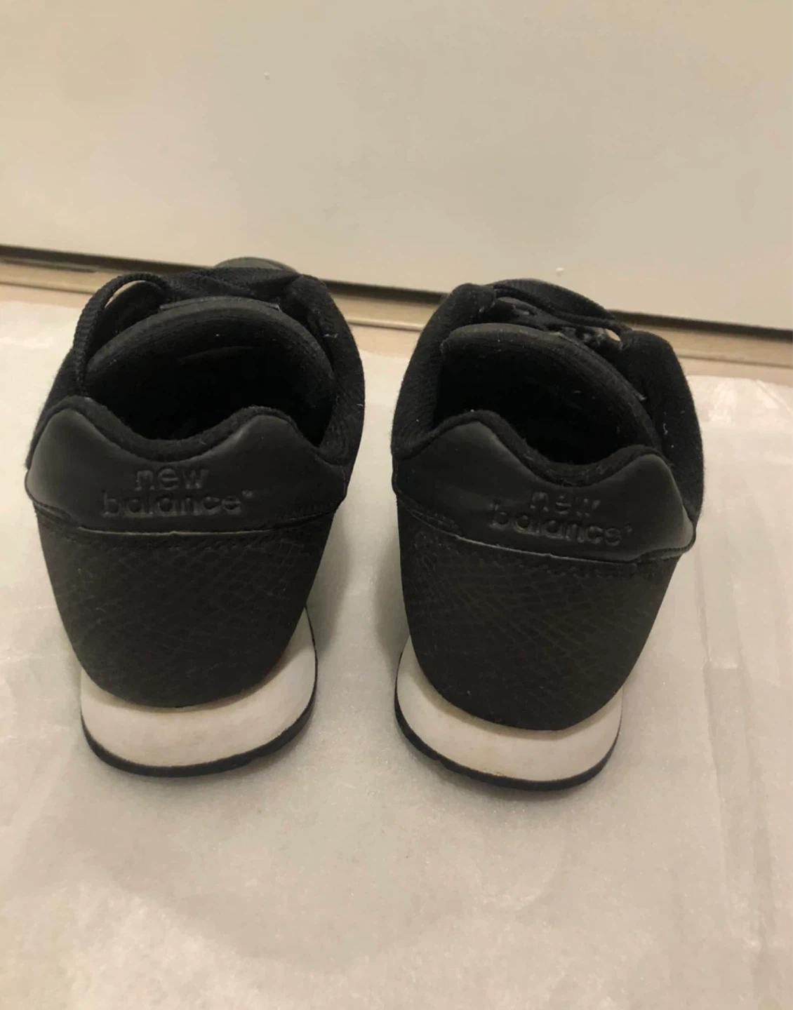 New Balance Leather Sneakers-6.5 Women’s - photo 2