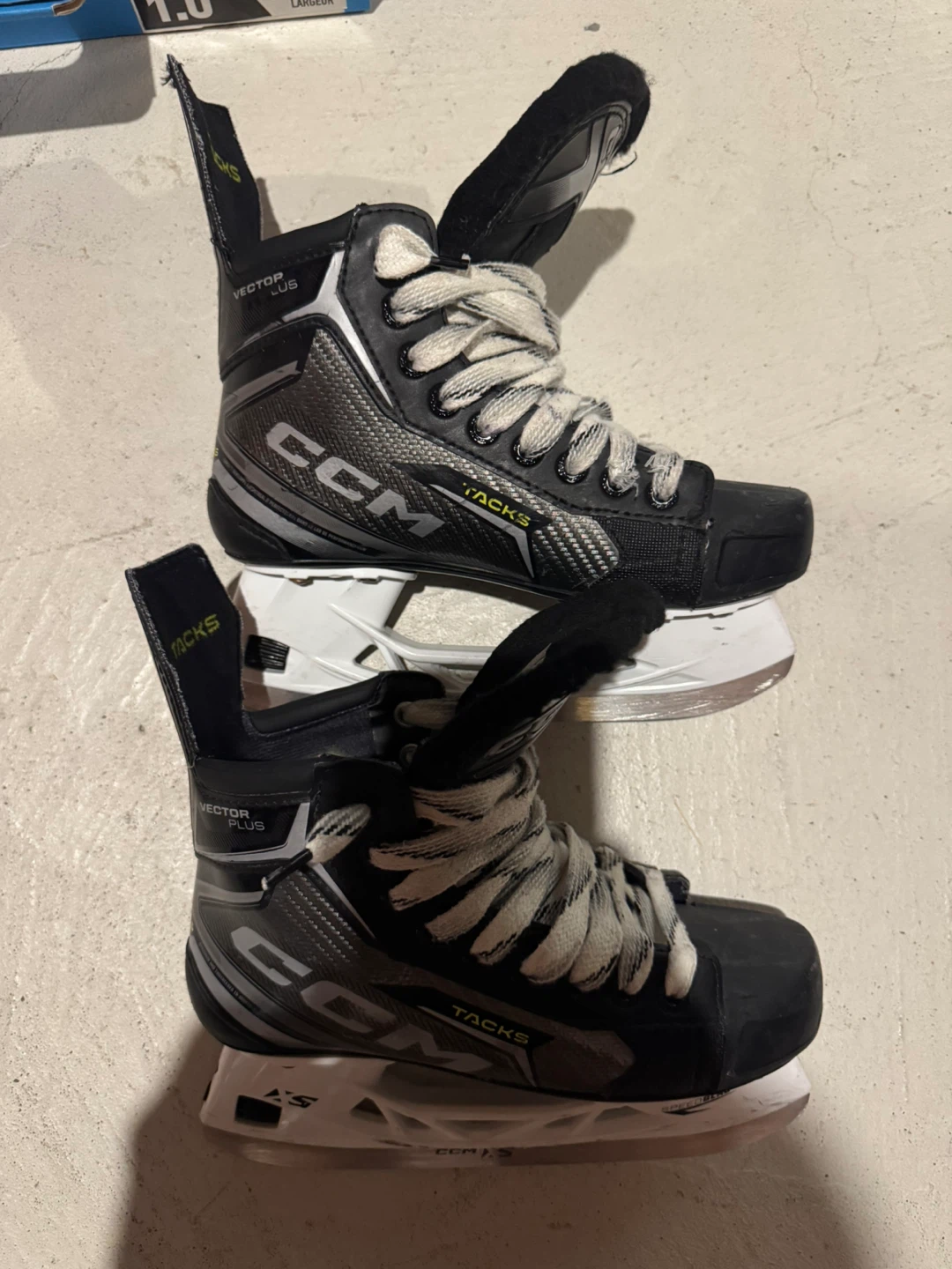 CCM Tacks Junior Hockey Skates - photo 2