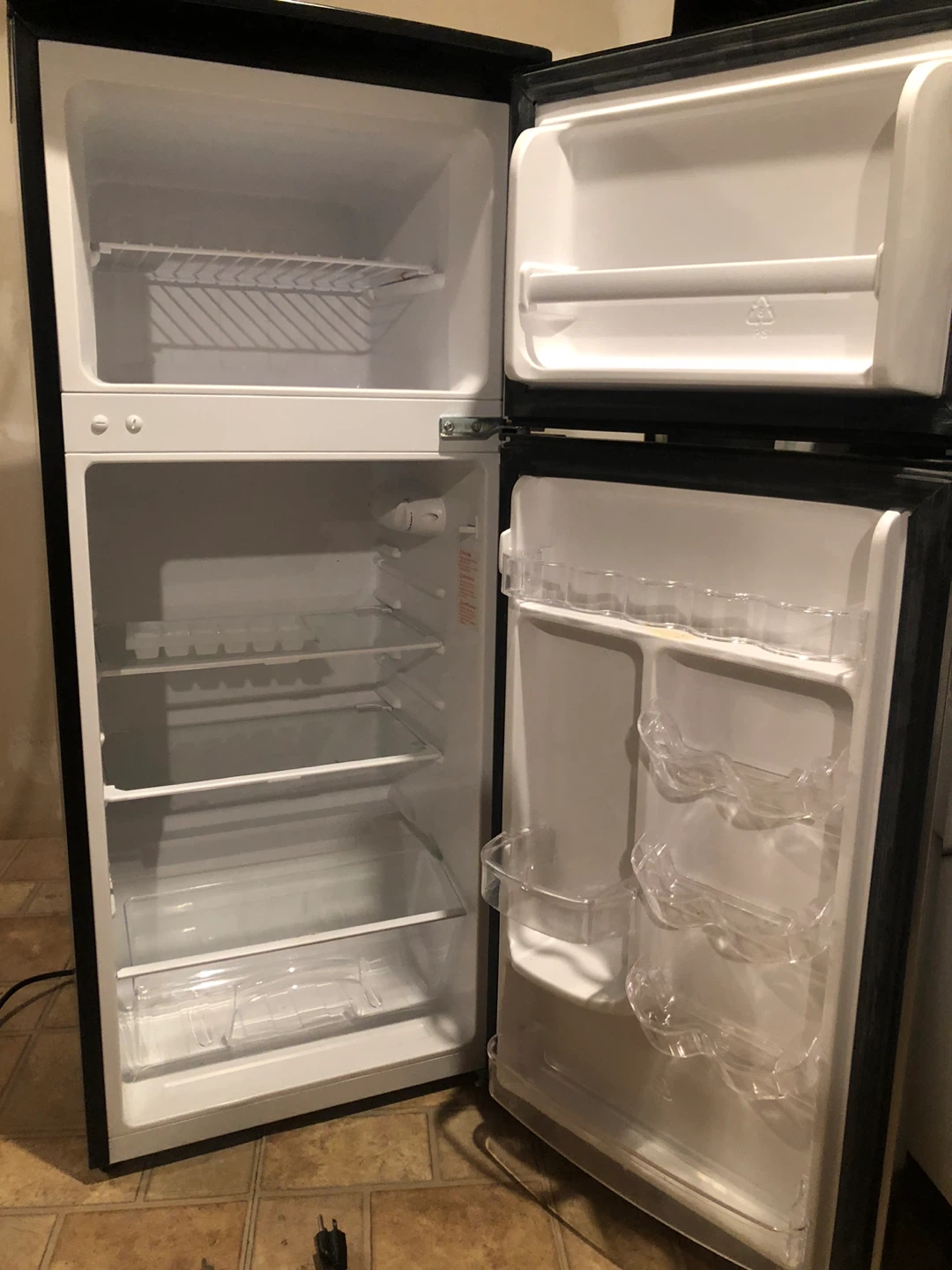 Magic Chef Compact Refrigerator - photo 2