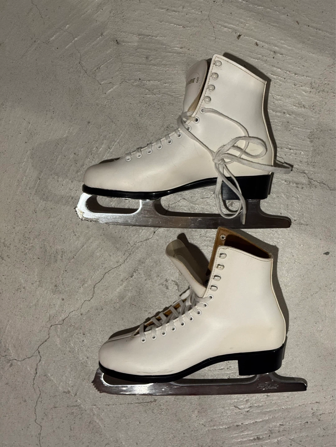 Bauer Figure Ice Skates Size 9 - photo 3