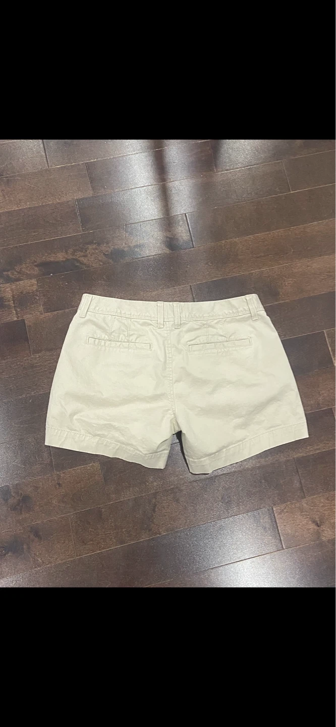 Tan shorts women’s size 6 - photo 3