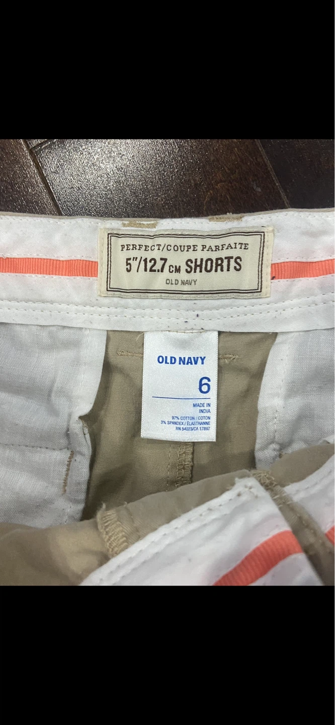 Tan shorts women’s size 6 - photo 2