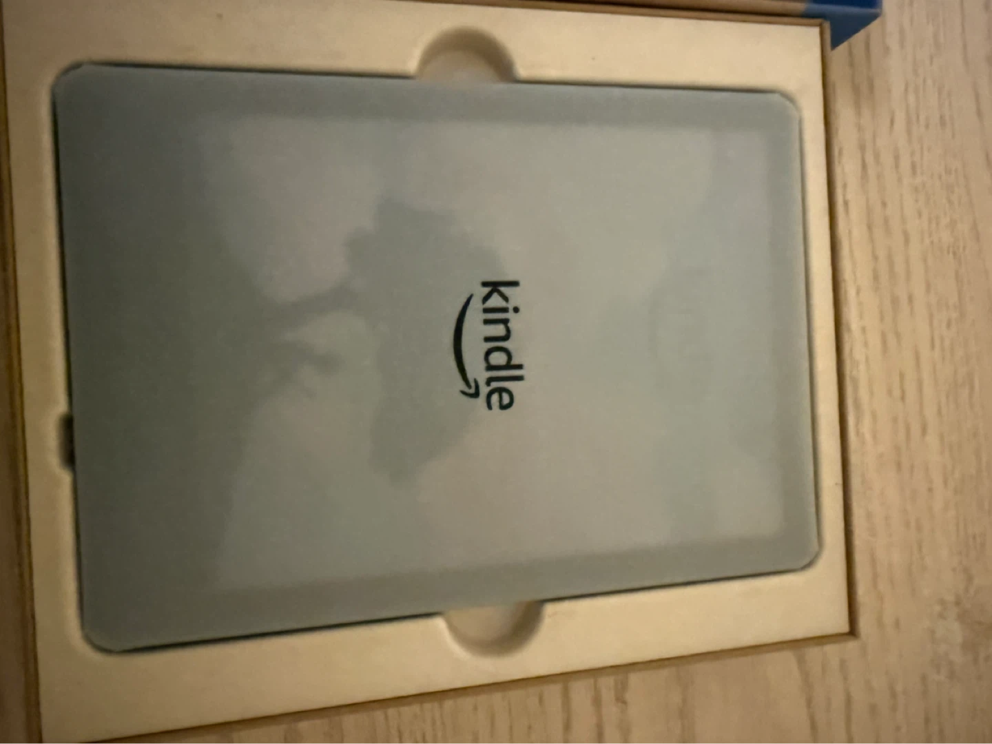 Amazon Kindle Colorsoft E-reader - photo 2