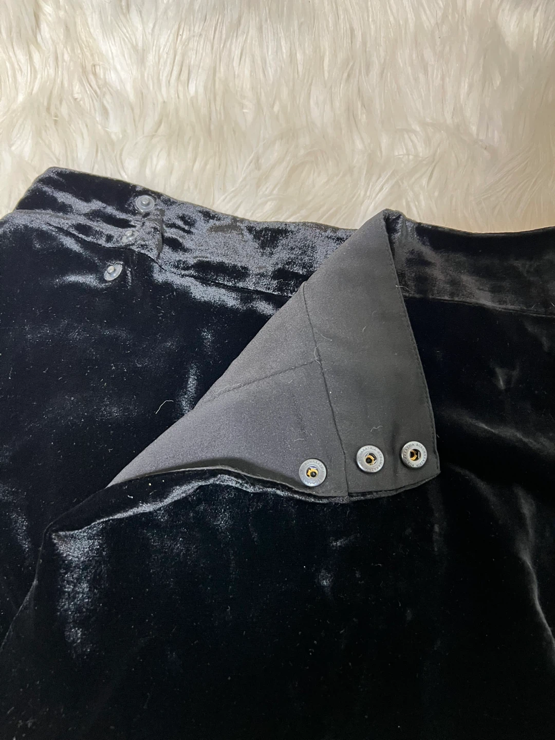 BCBGMAXAZRIA Black Velvet Mini Skirt - photo 2