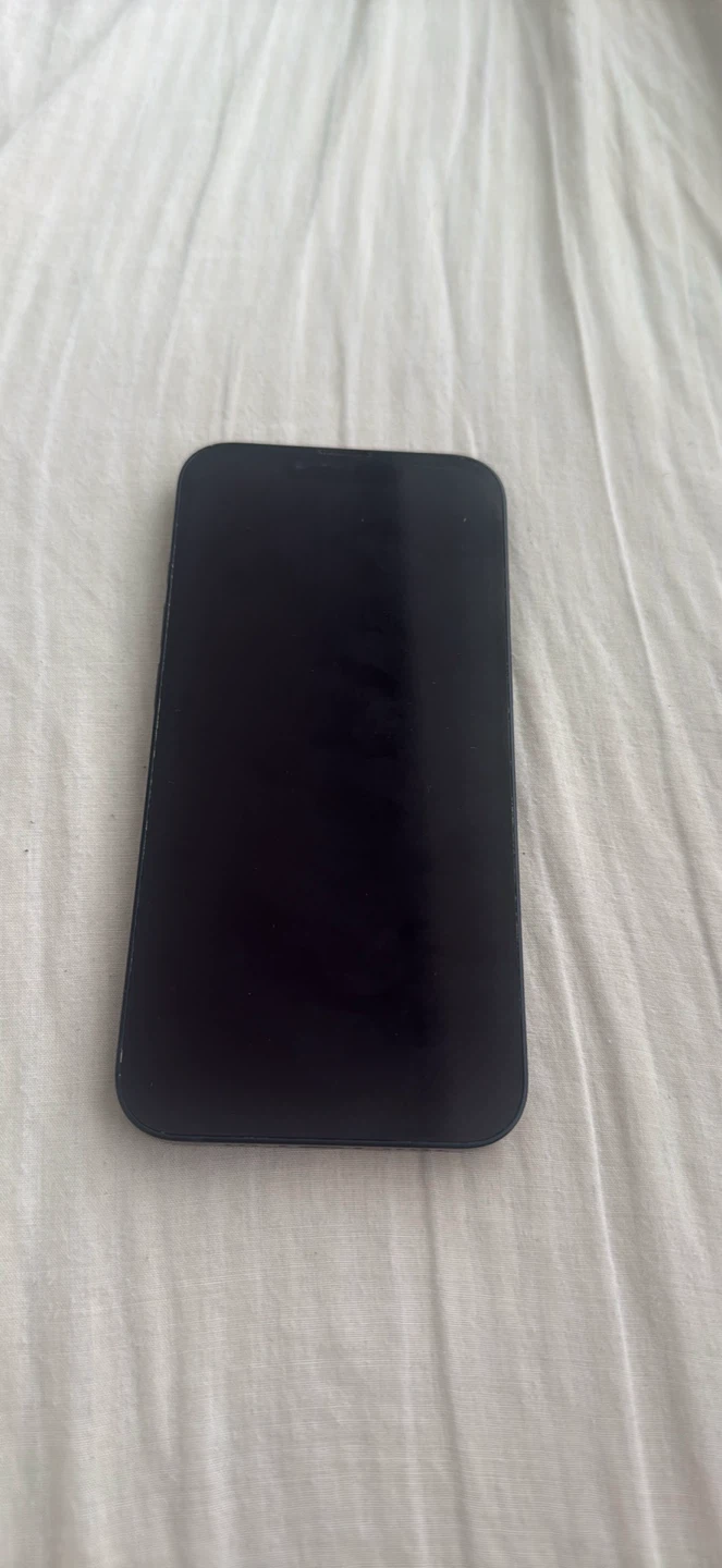 Apple iPhone 13 - Black
