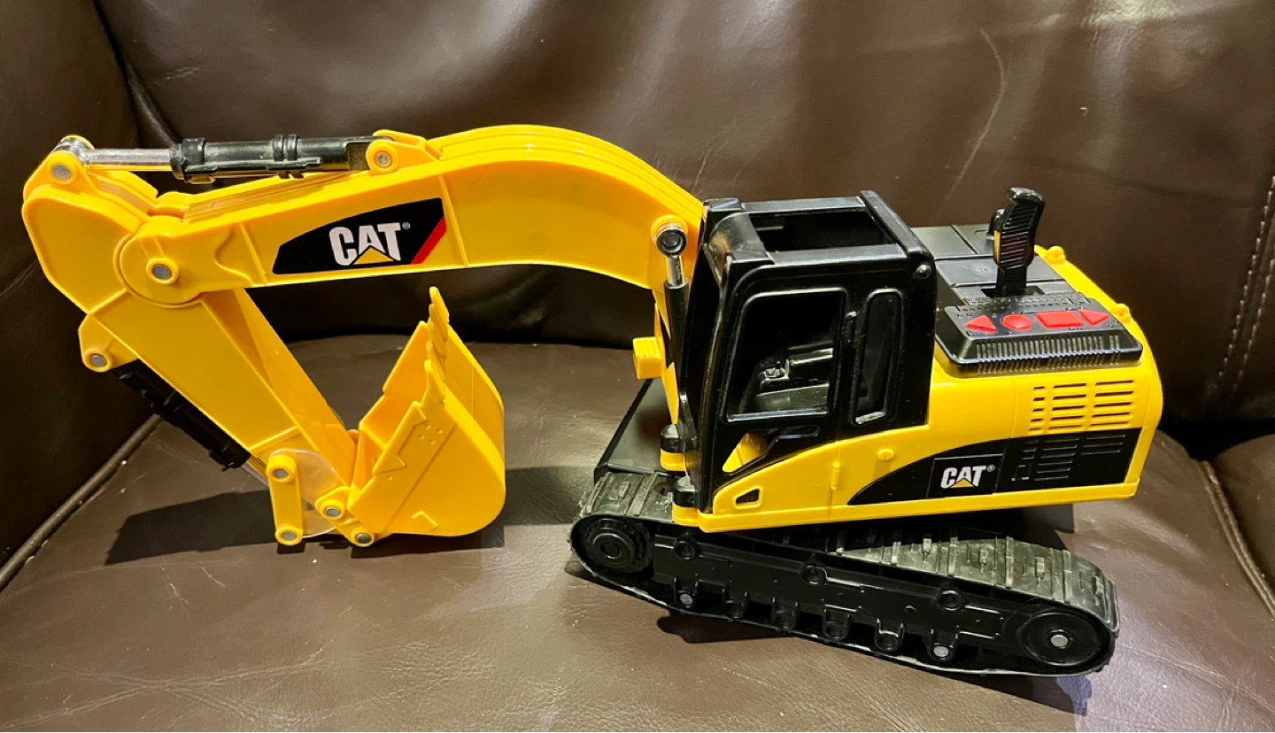 CAT Excavator Toy