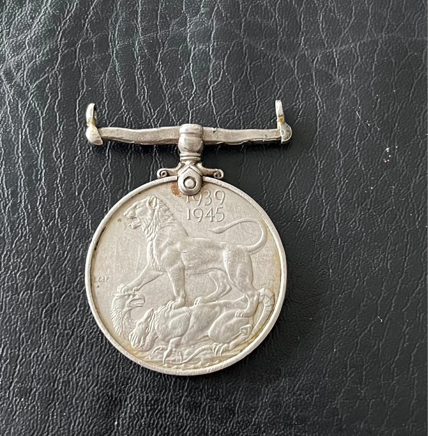 Vintage WW-2 1939-1945 War Medal - photo 5