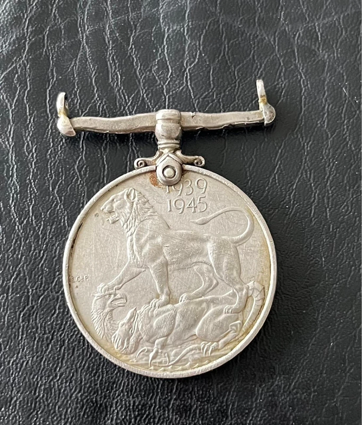 Vintage WW-2 1939-1945 War Medal