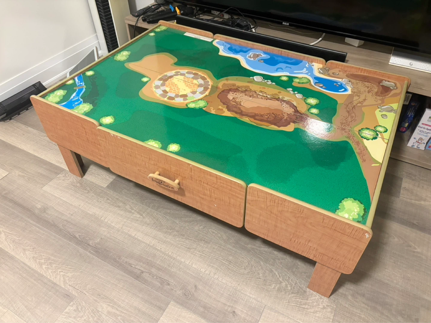 Imagination kids wooden train table