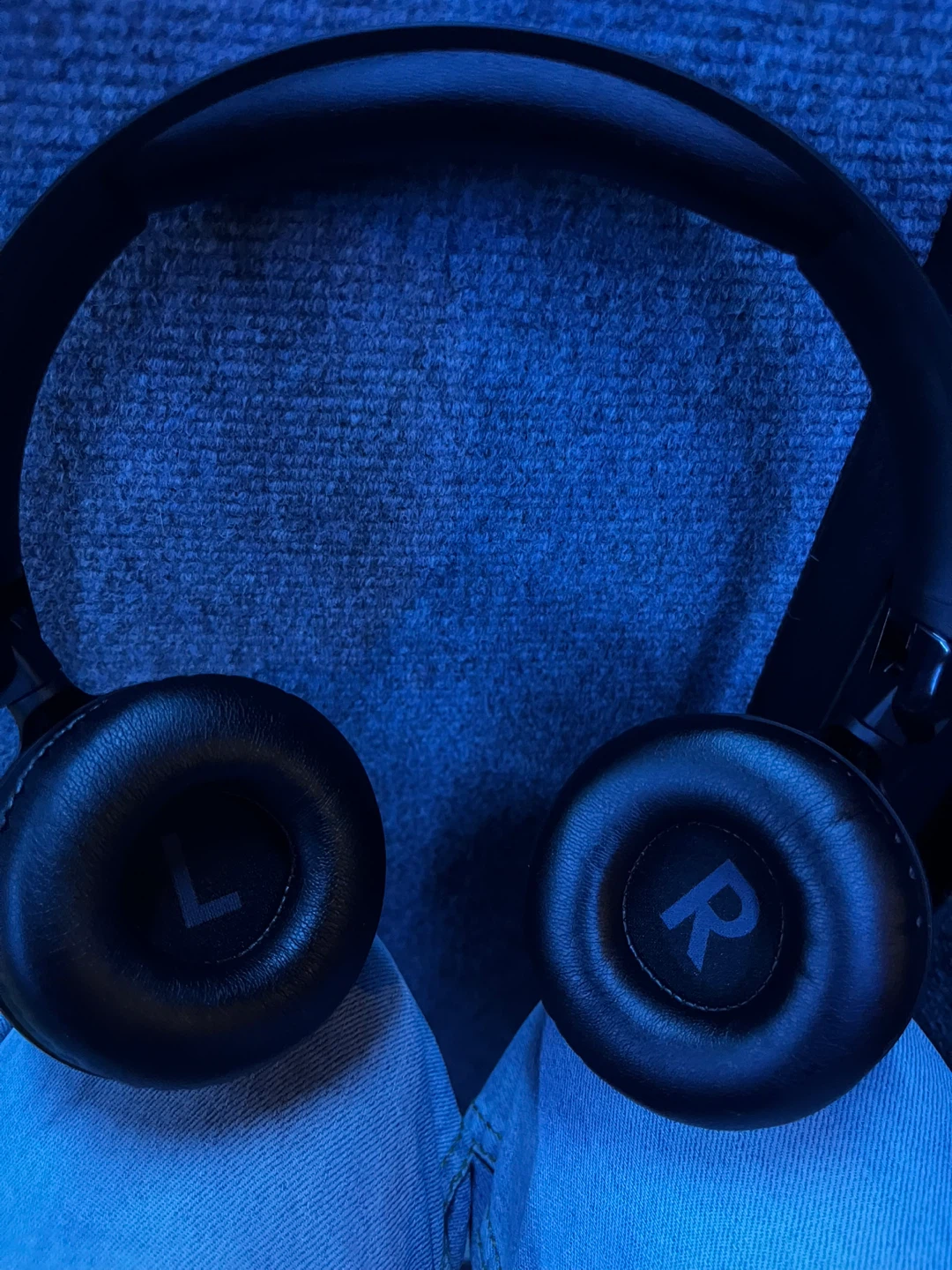 Black Over-Ear Headphones - photo 3