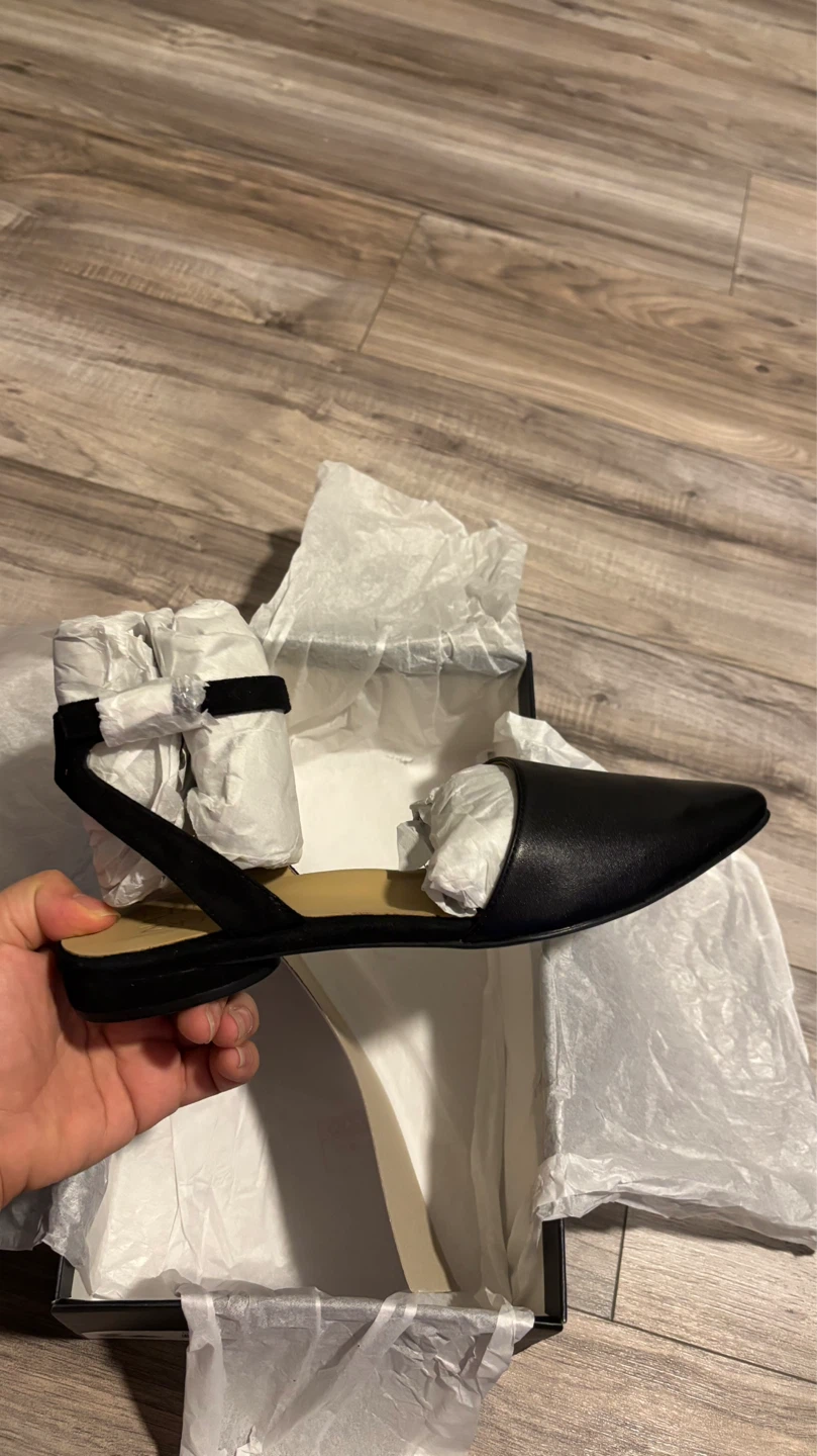 Brand New Naturalizer Hartley Black Leather Flats - Size 8M