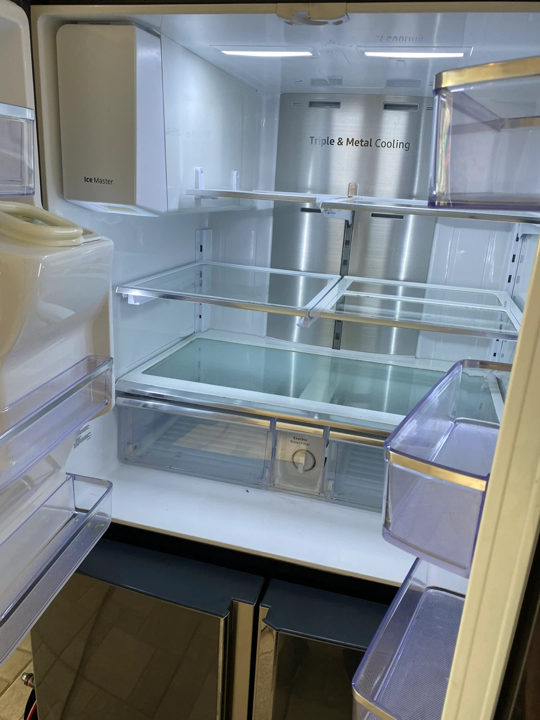 Samsung 4-Door French Door Refrigerator with Family Hub - photo 5