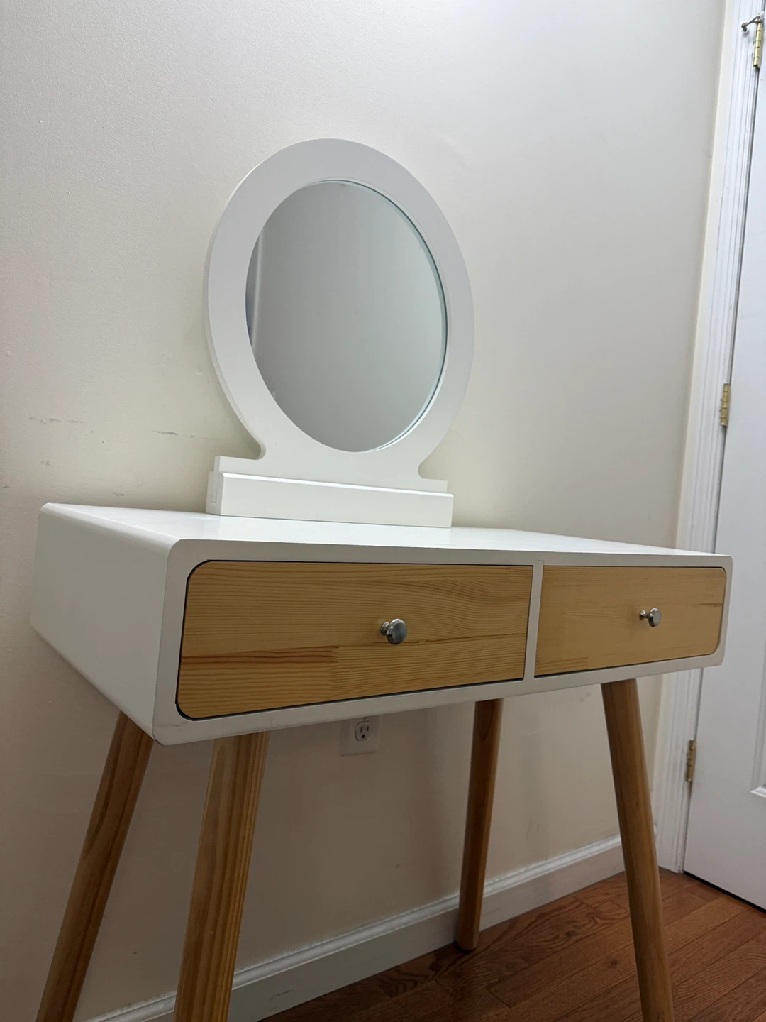 White Vanity Desk with Round Mirror - photo 2