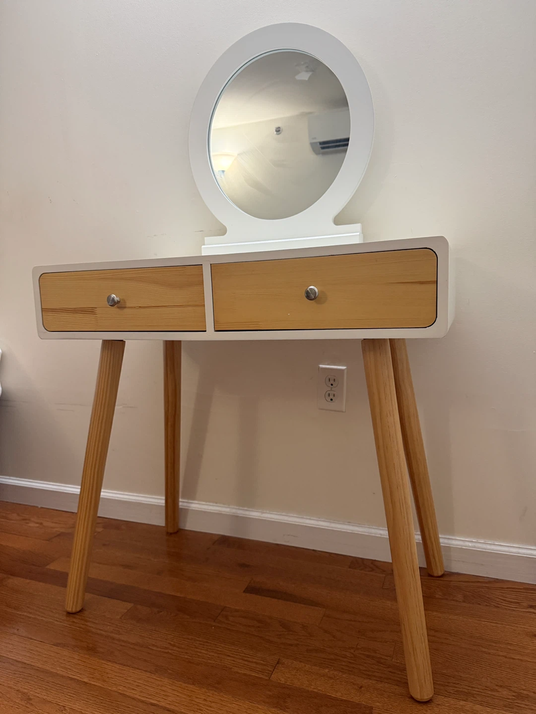 White Vanity Desk with Round Mirror - photo 3