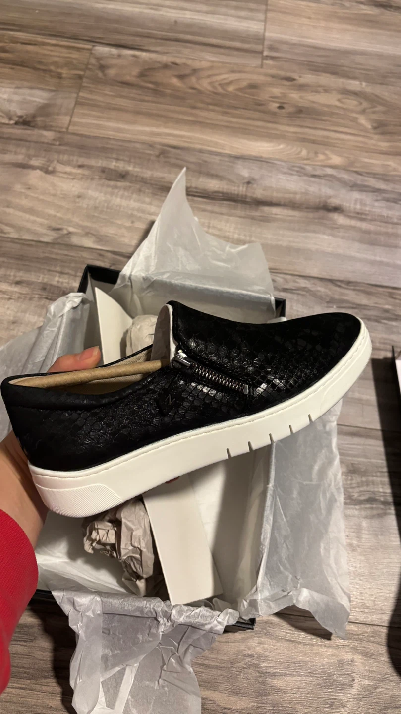 Brand New Naturalizer Black Leather Slip-On Sneakers