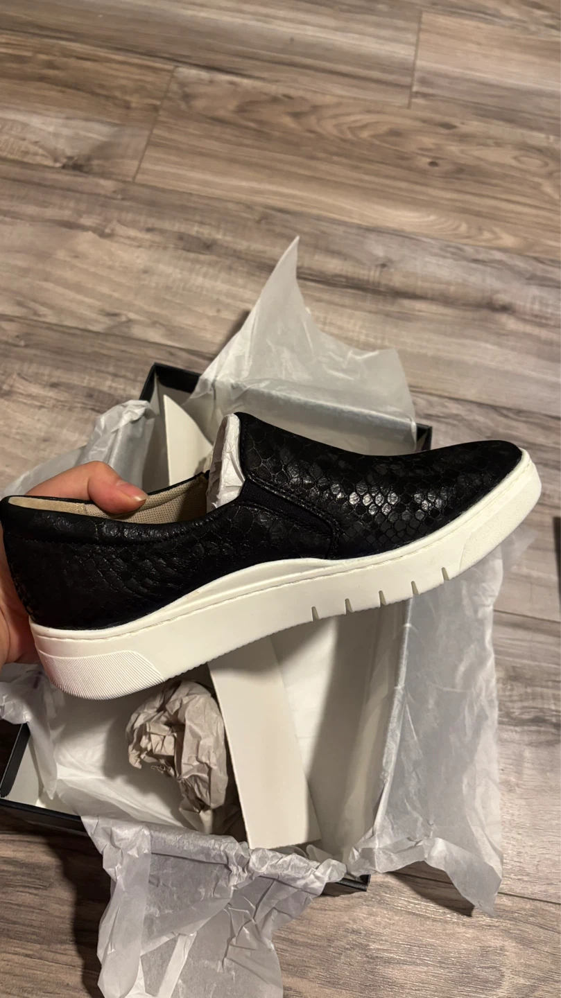 Brand New Naturalizer Black Leather Slip-On Sneakers - photo 2