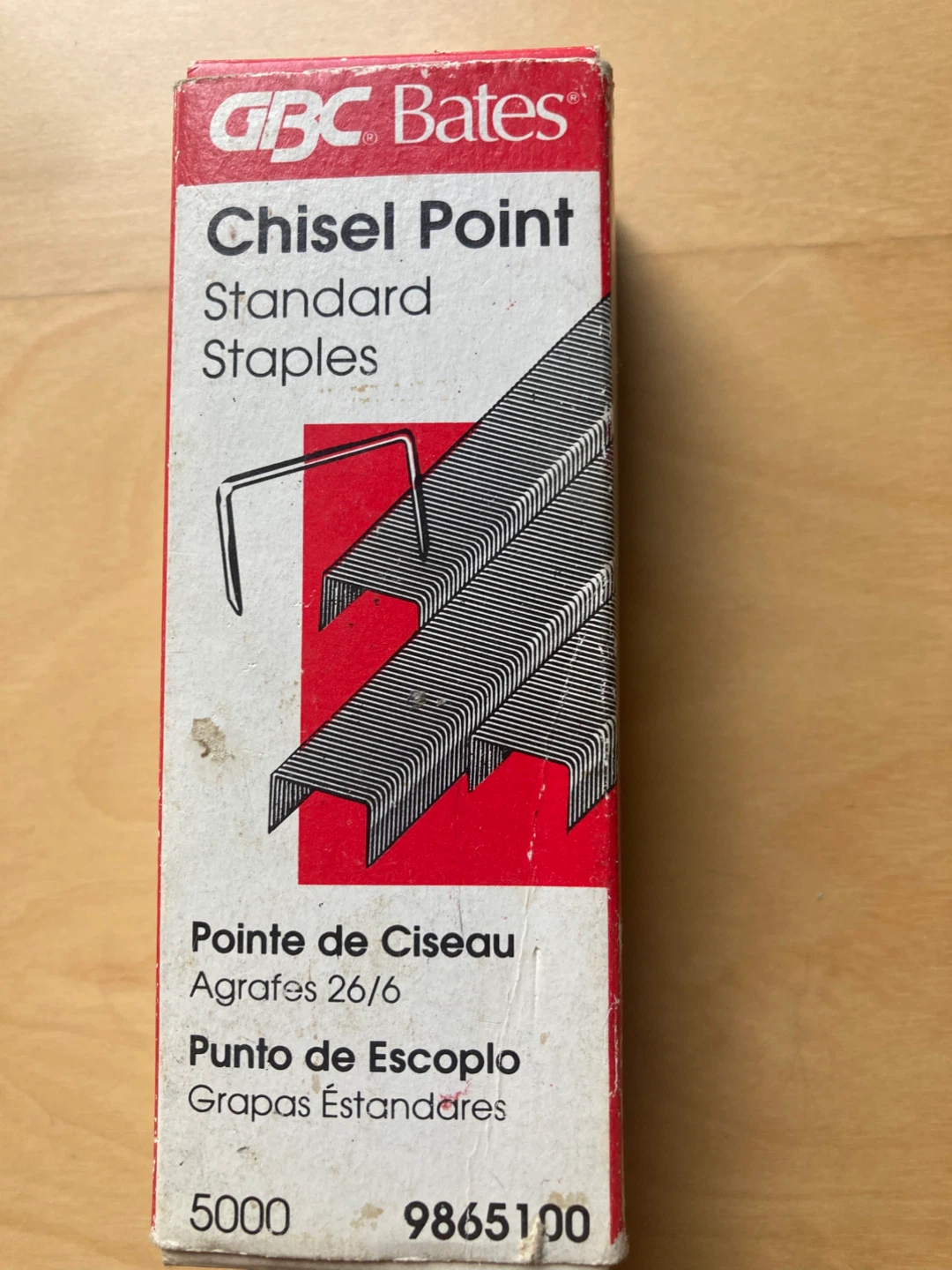 GBC Bates Chisel Point Standard Staples 26/6