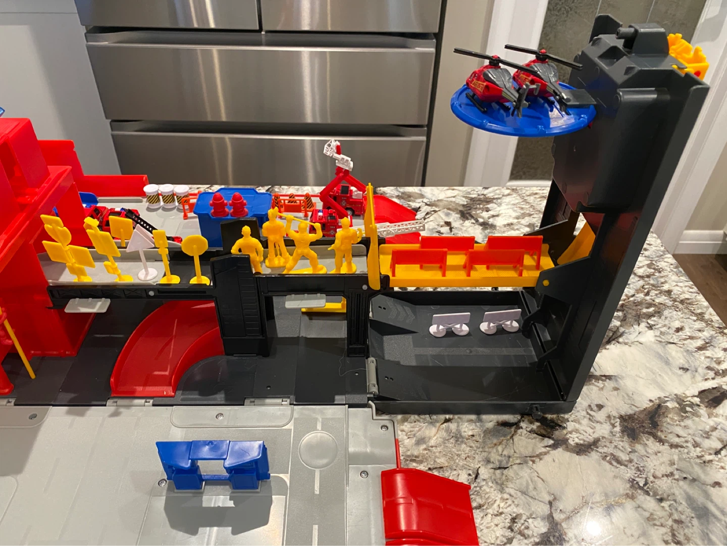 Folding Fire Station Playset with Vehicles and Accessories - photo 5