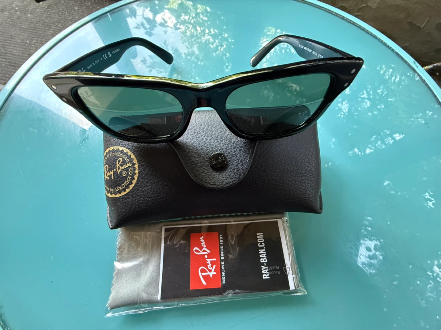 Ray-Ban Burbank  Sunglasses forsale
