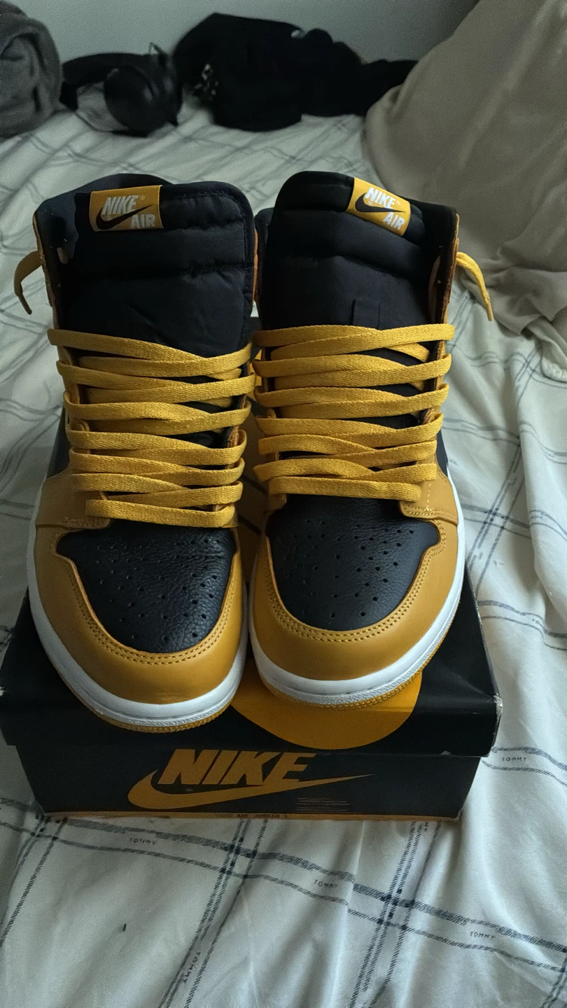 Nike Air Jordan 1 High OG Yellow Black Sneakers