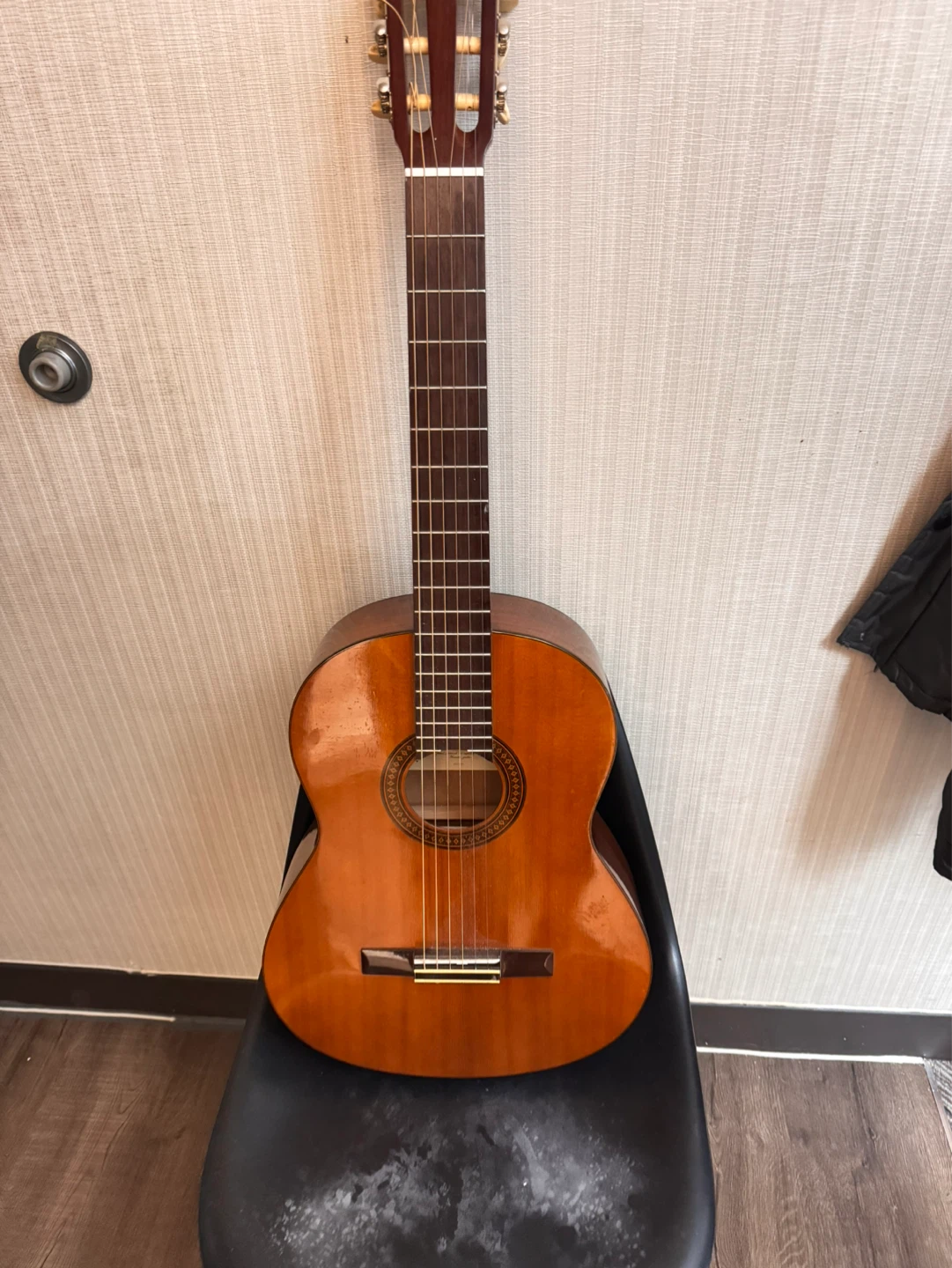 Yamaha Classical Guitar G-225