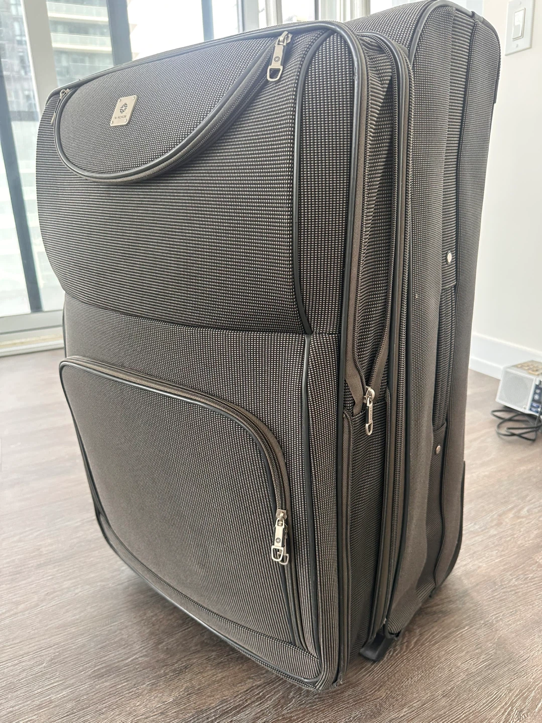 Suitcase - photo 3