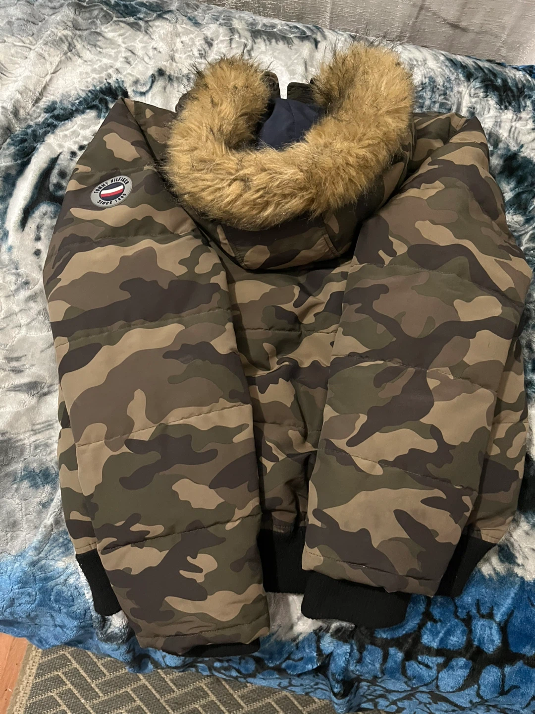 Tommy Hilfiger Puffer Jackets - Navy & Camo - photo 5