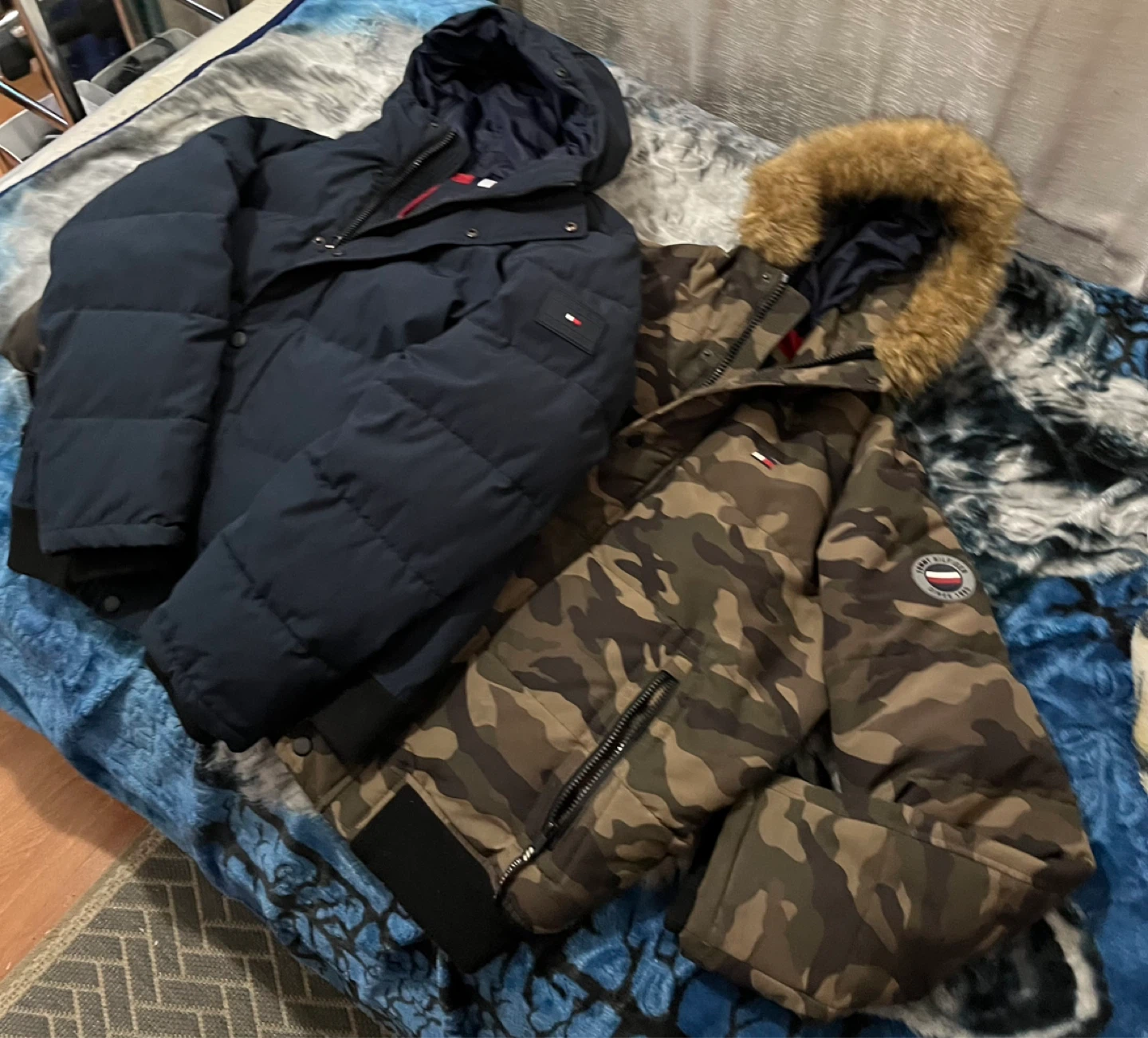 Tommy Hilfiger Puffer Jackets - Navy & Camo - photo 3