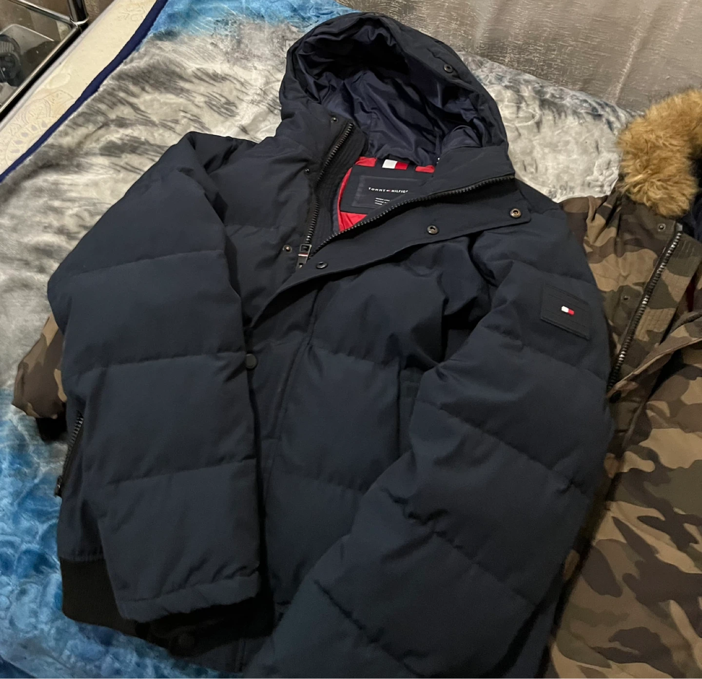 Tommy Hilfiger Puffer Jackets - Navy & Camo - photo 4