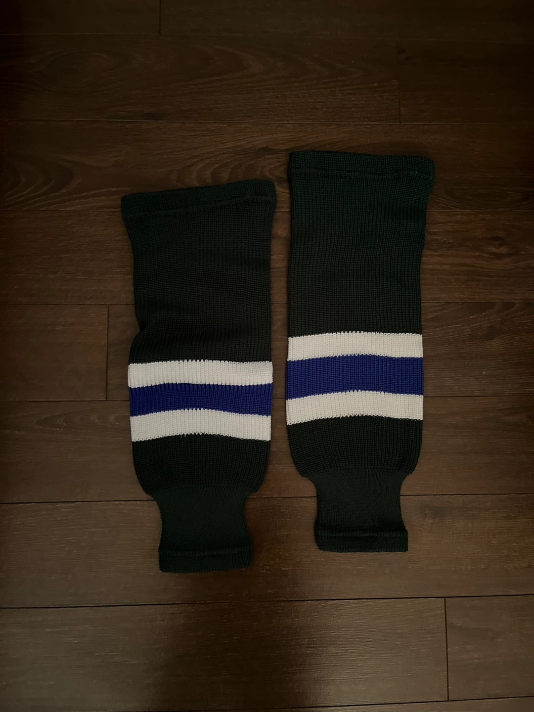 Hockey Socks - Assorted Colours, and shin pads - photo 4