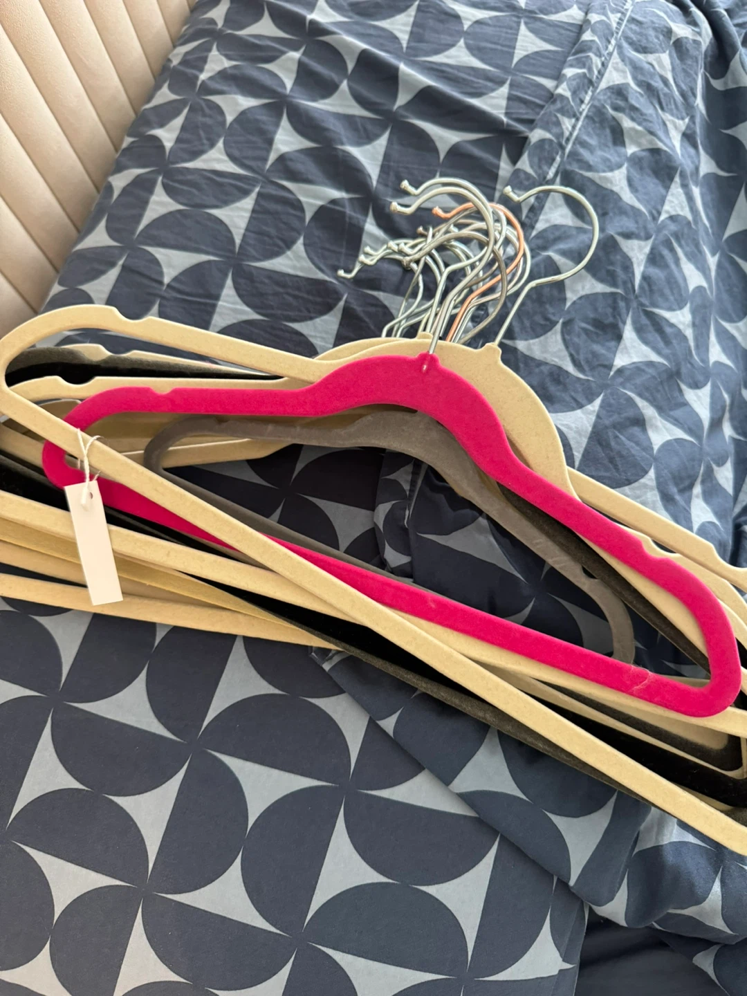 Velvet Hangers Bundle 15