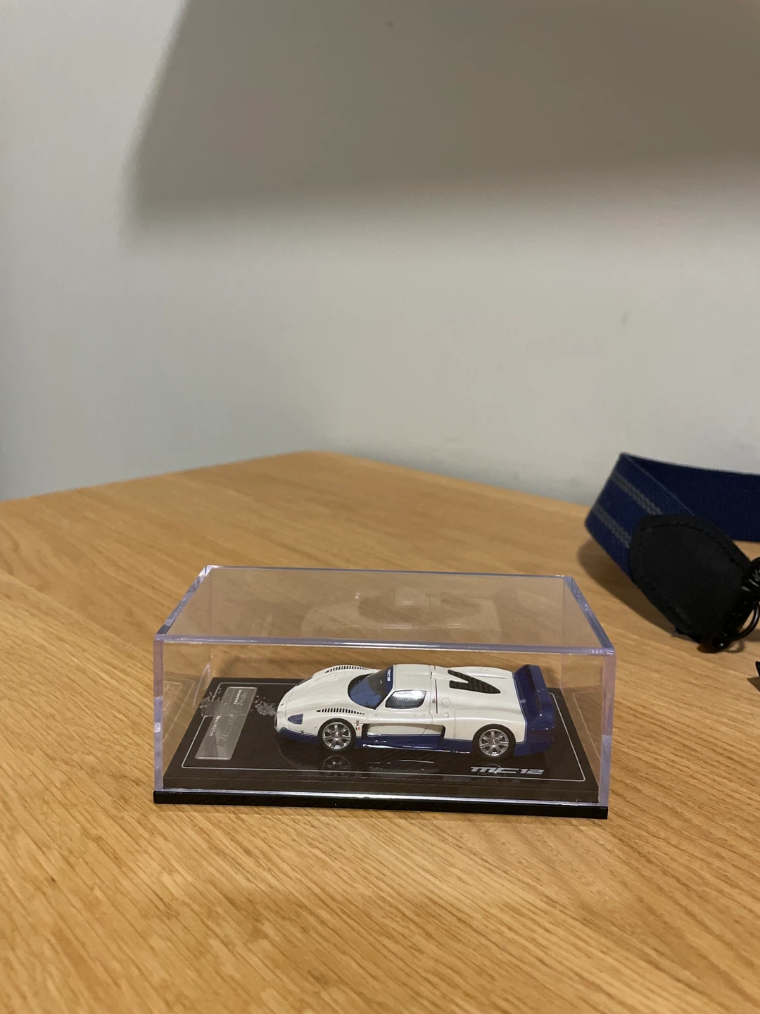 White and Blue Model Car TRC 12 in Display Case - photo 4