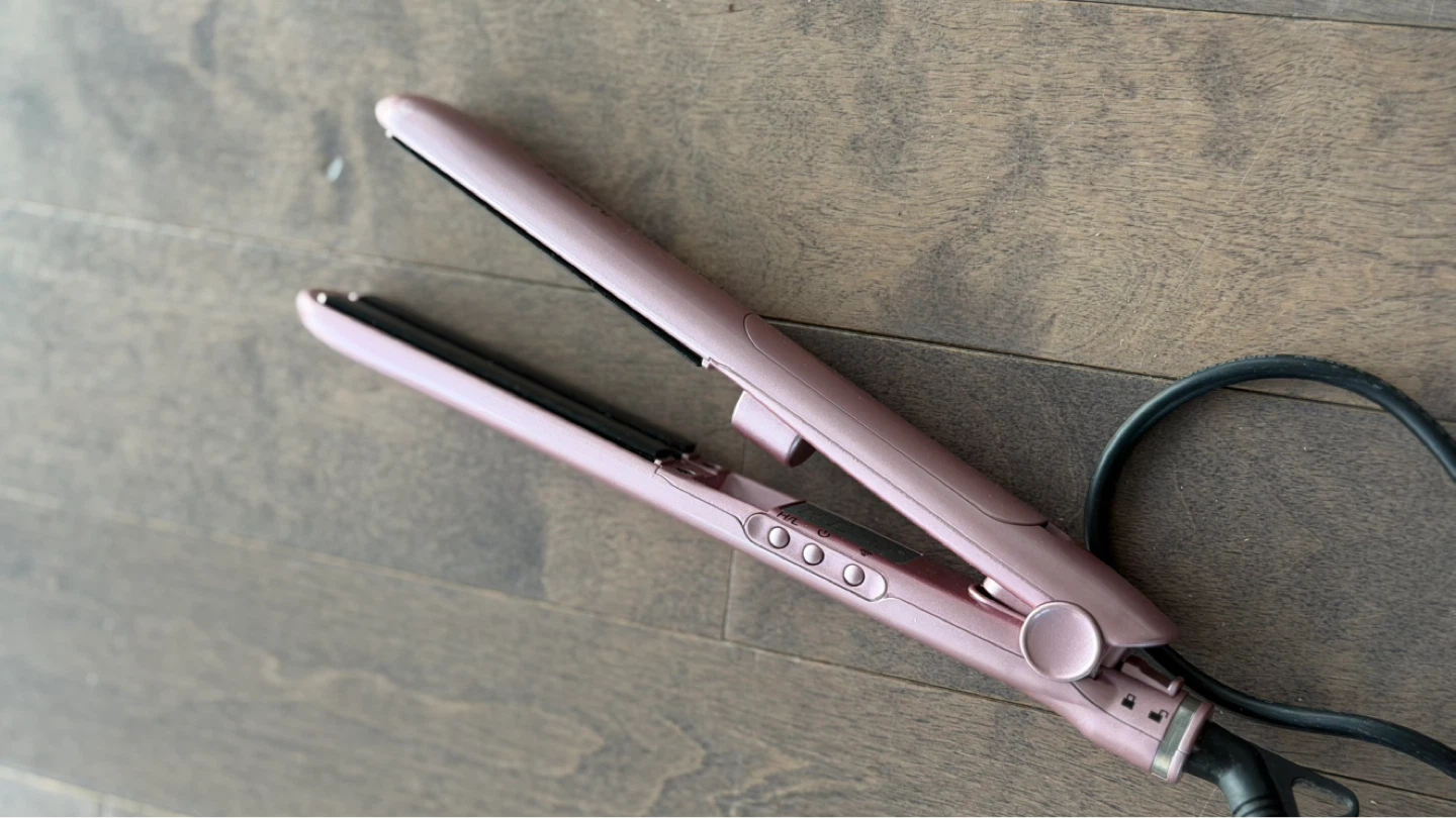 Steam Hair Straightener with Steam care