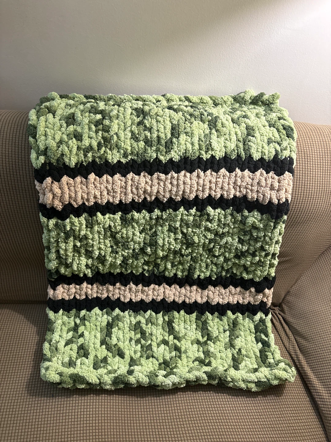 Handmade Chunky Knit Blanket - photo 2