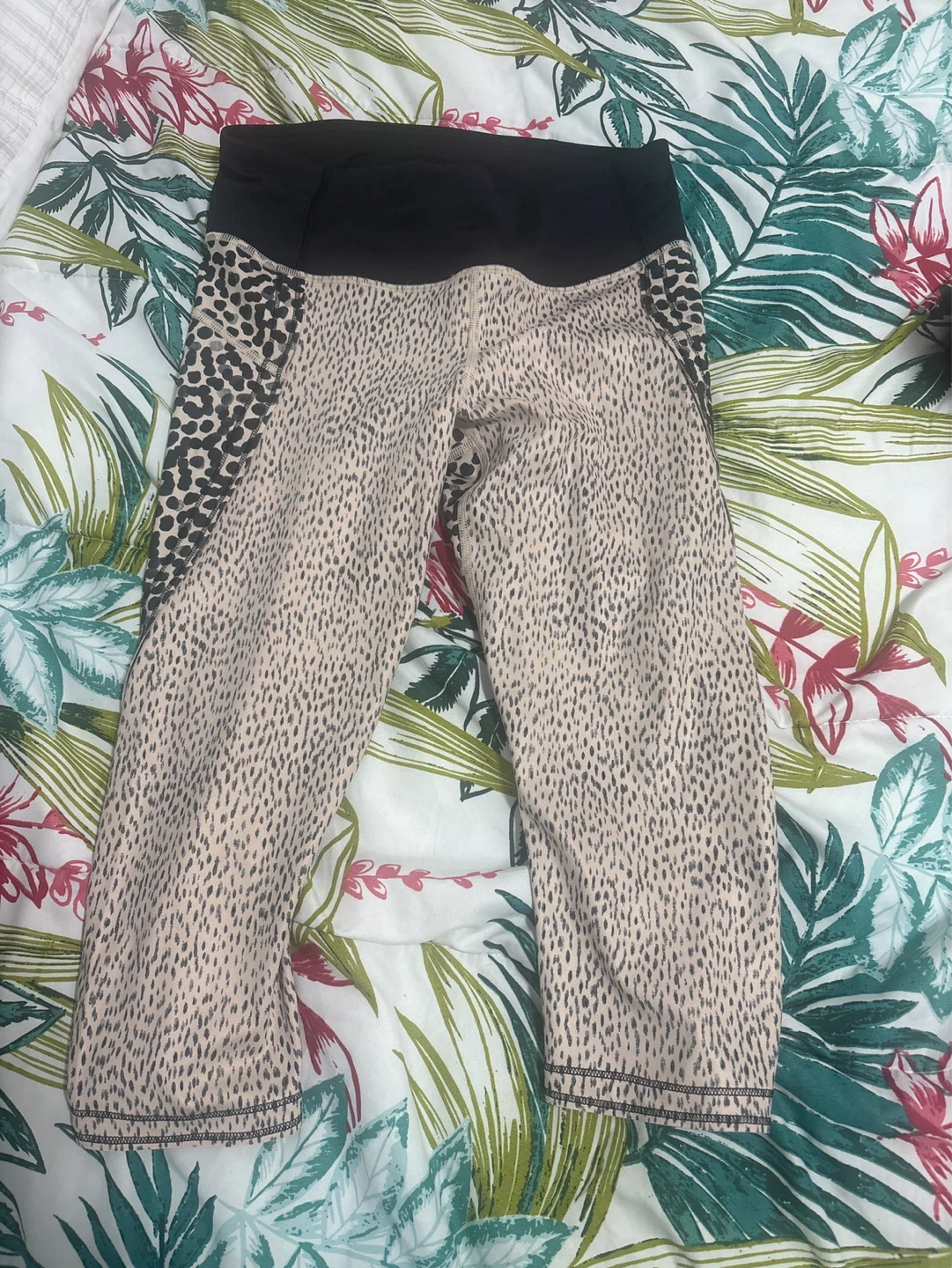 Lululemon Cheetah Print Capris size 6