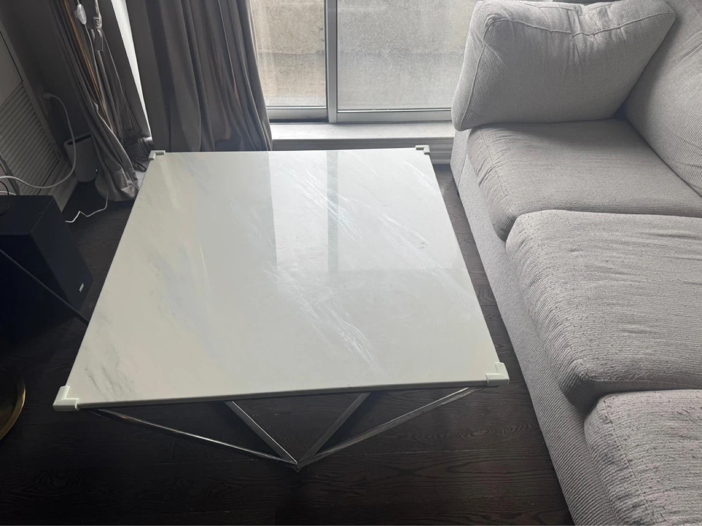 White Marble Top Coffee Table with Silver Base - photo 2