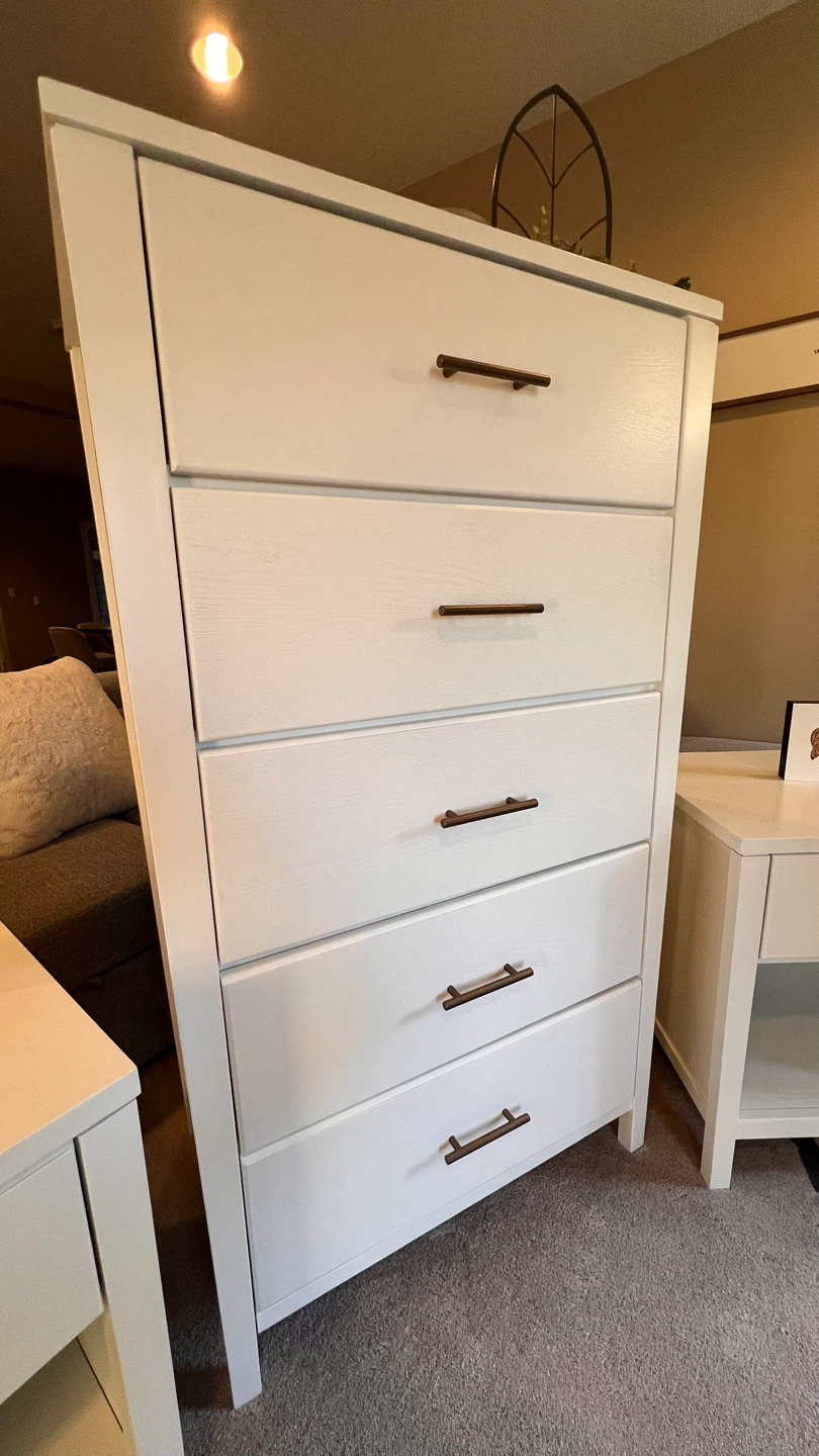 Modern Bedroom Set Tall Dresser + 2 Nightstands - photo 3