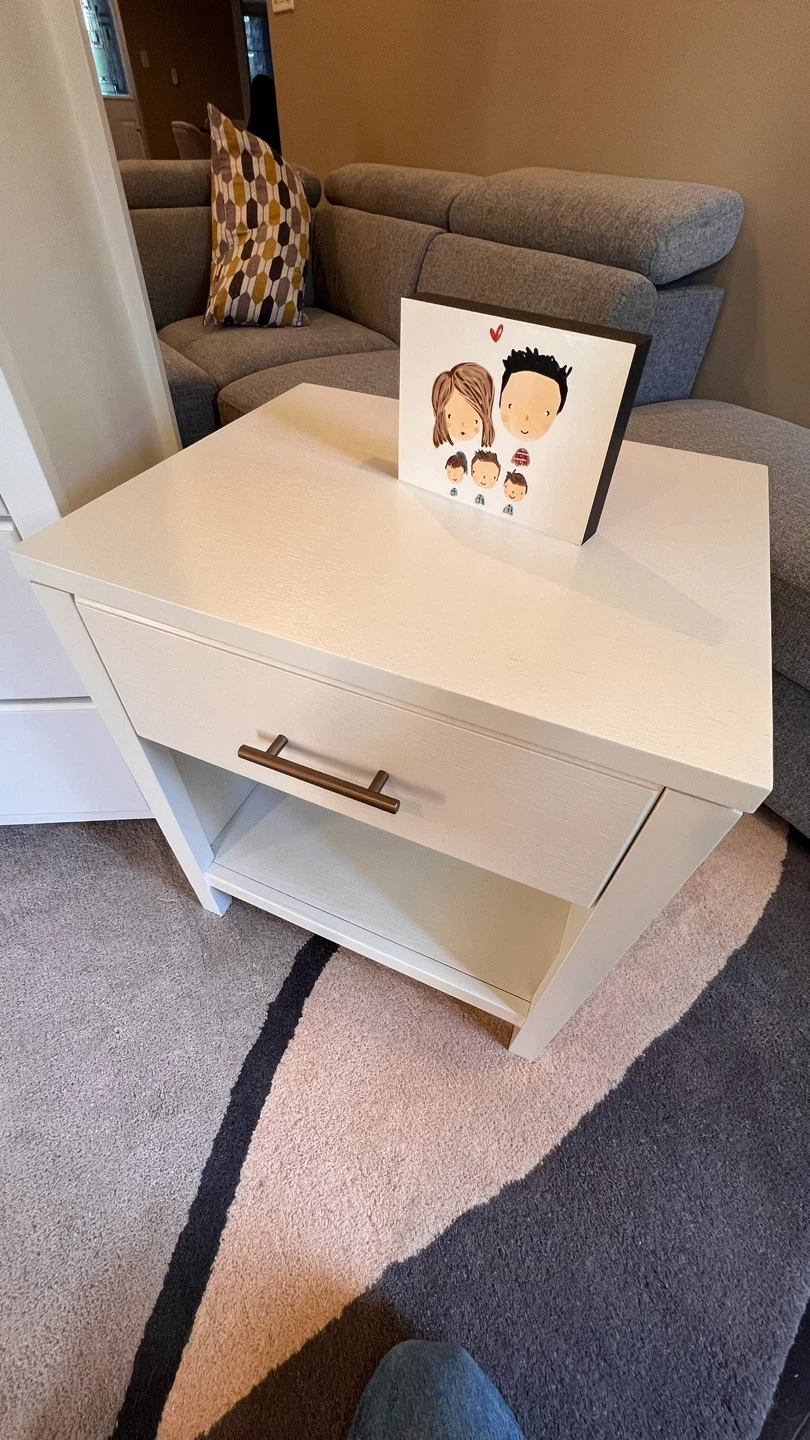 Modern Bedroom Set Tall Dresser + 2 Nightstands - photo 4