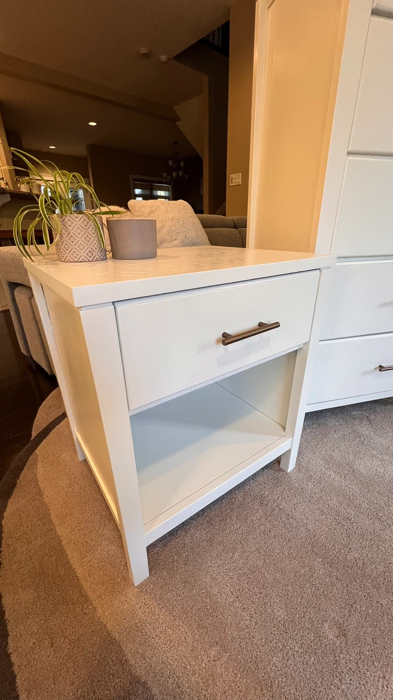 Modern Bedroom Set Tall Dresser + 2 Nightstands - photo 2