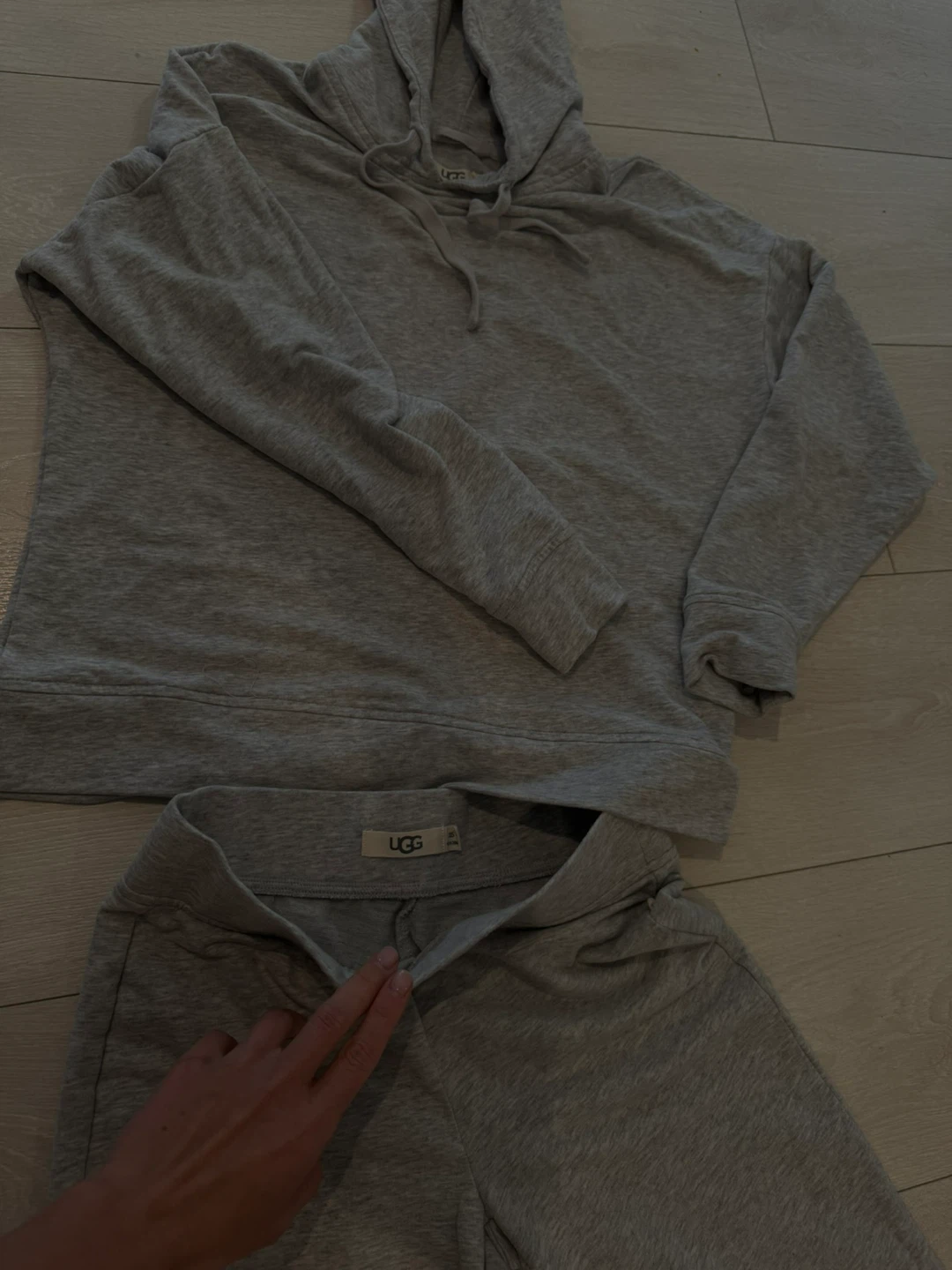 Ugg Grey Hoodie and Sweatpants Set - photo 5