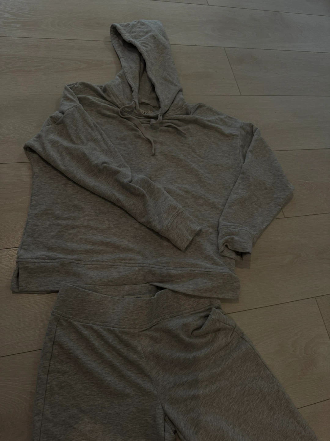 Ugg Grey Hoodie and Sweatpants Set - photo 4