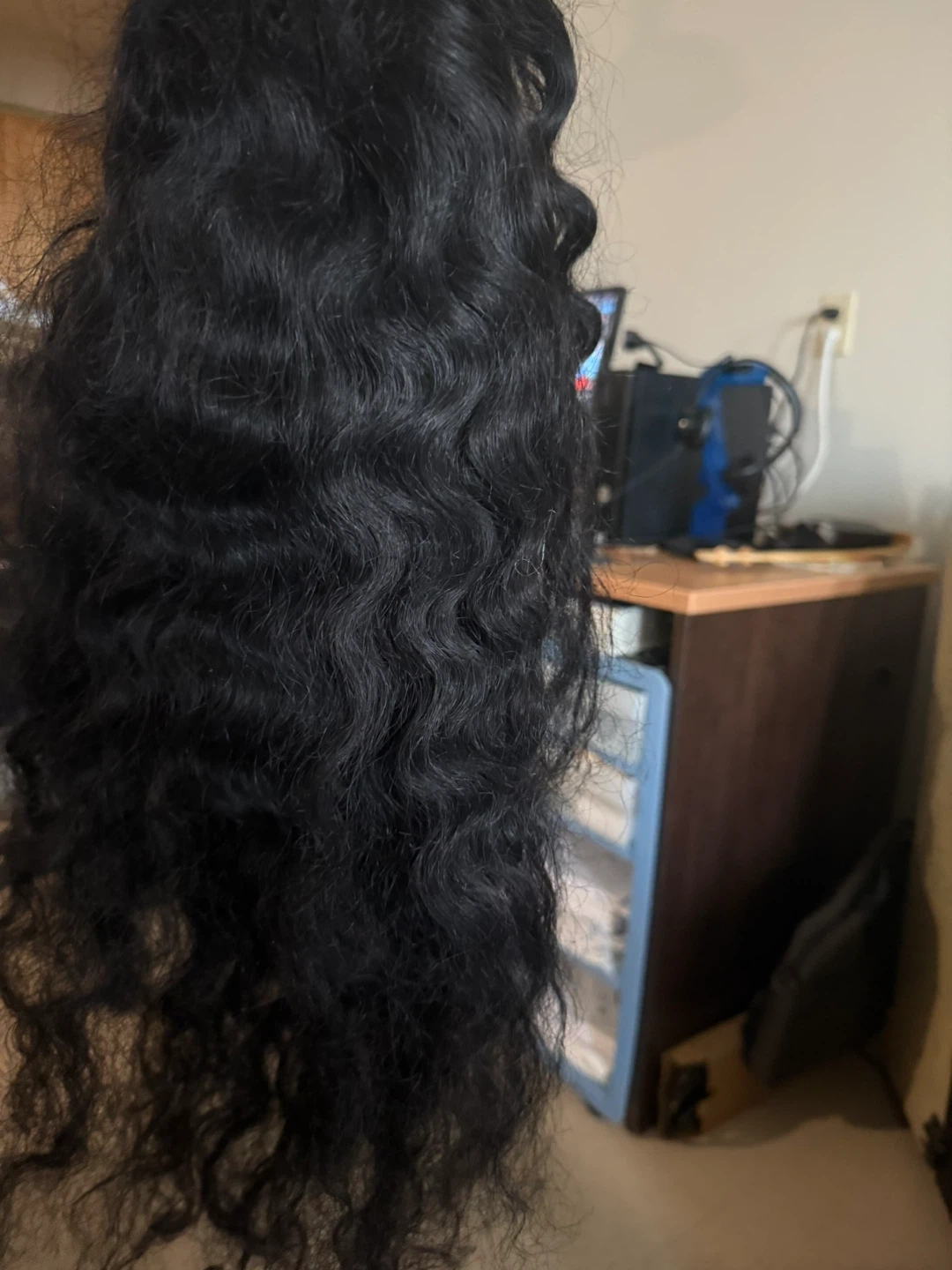 Black wavy hair extensions