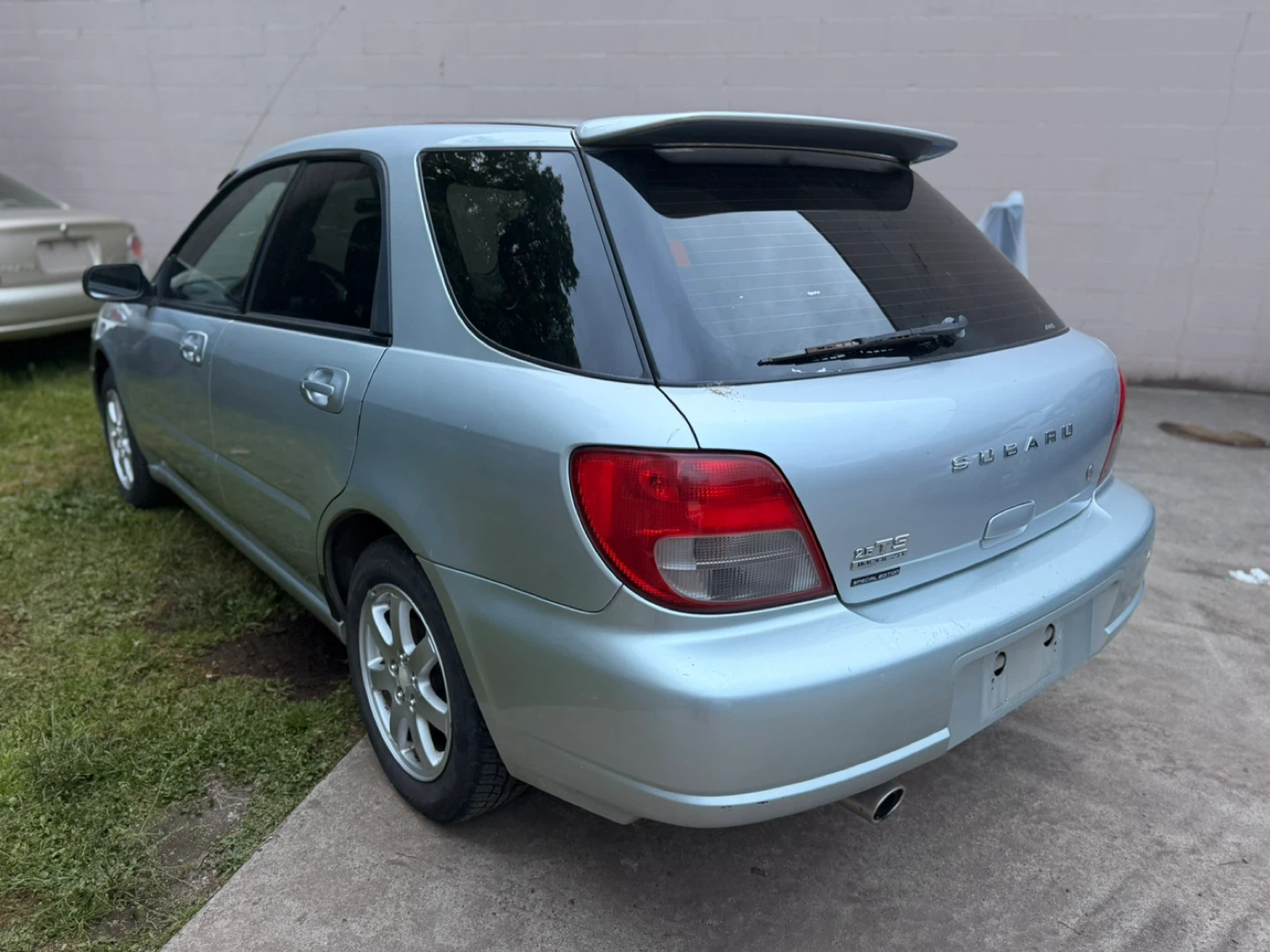Subaru Impreza Wagon - photo 2