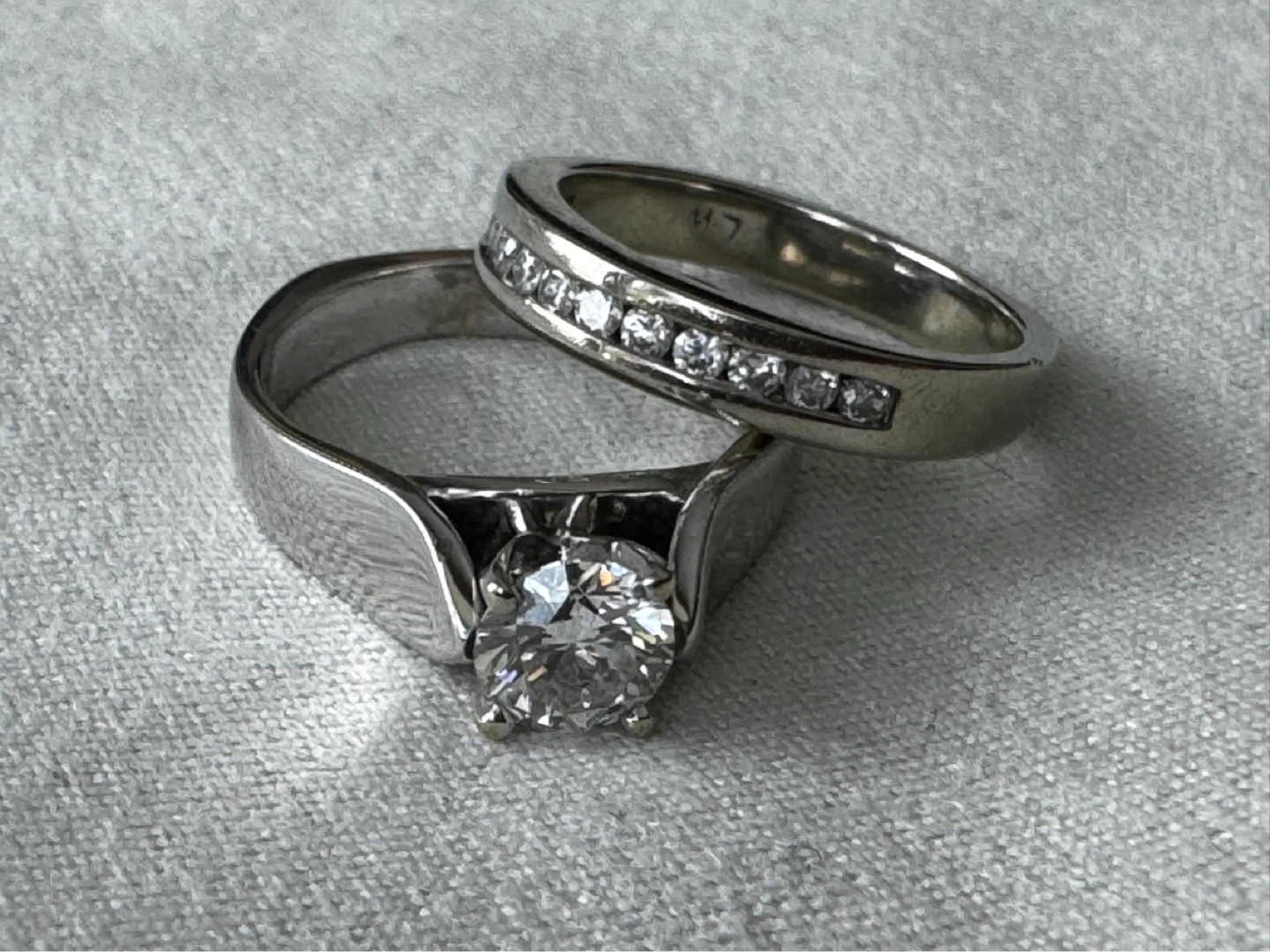 18K White Gold Solitaire Diamond Ring