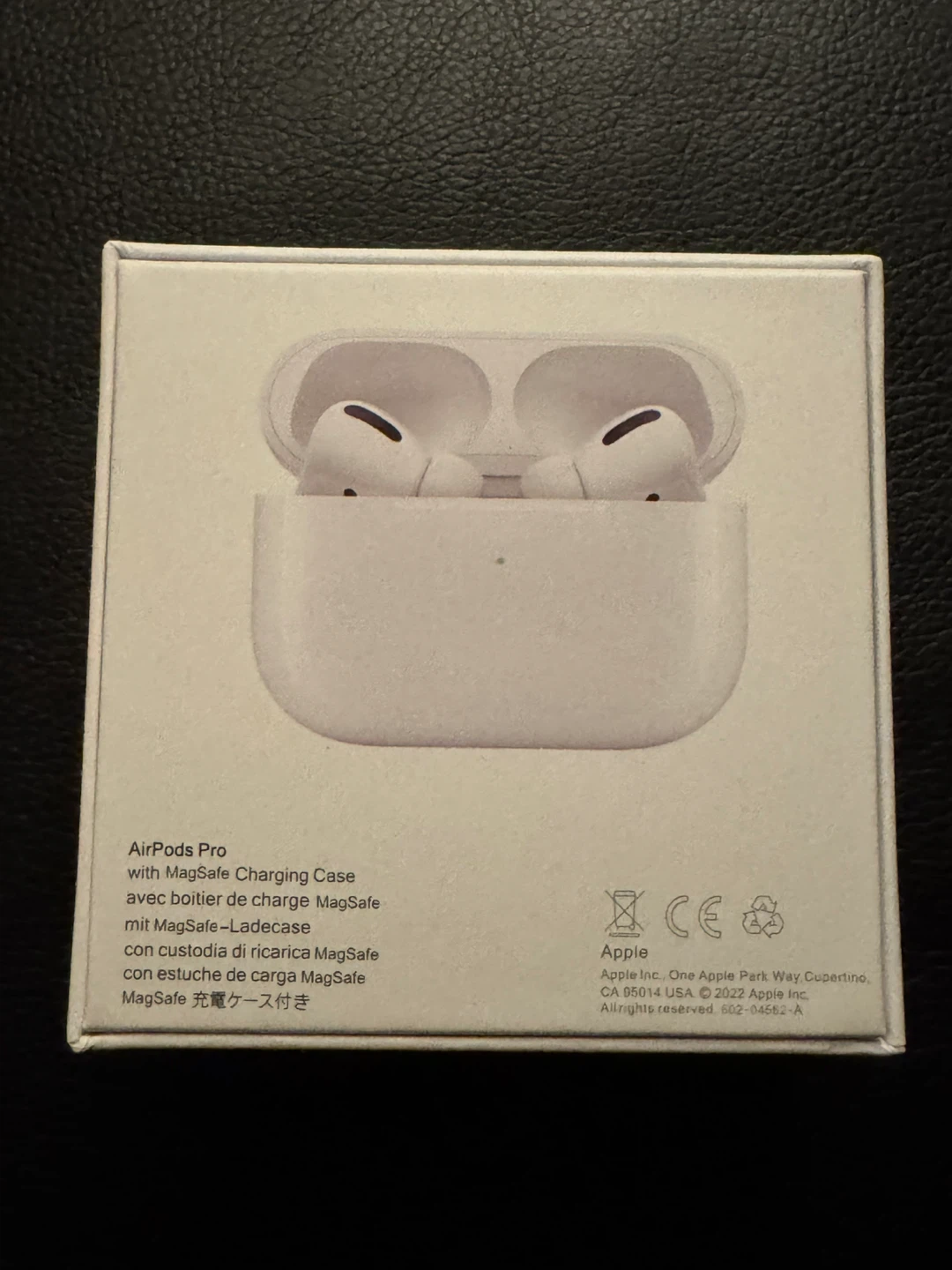 Apple AirPods Pro with Wireless Charging Case - photo 2