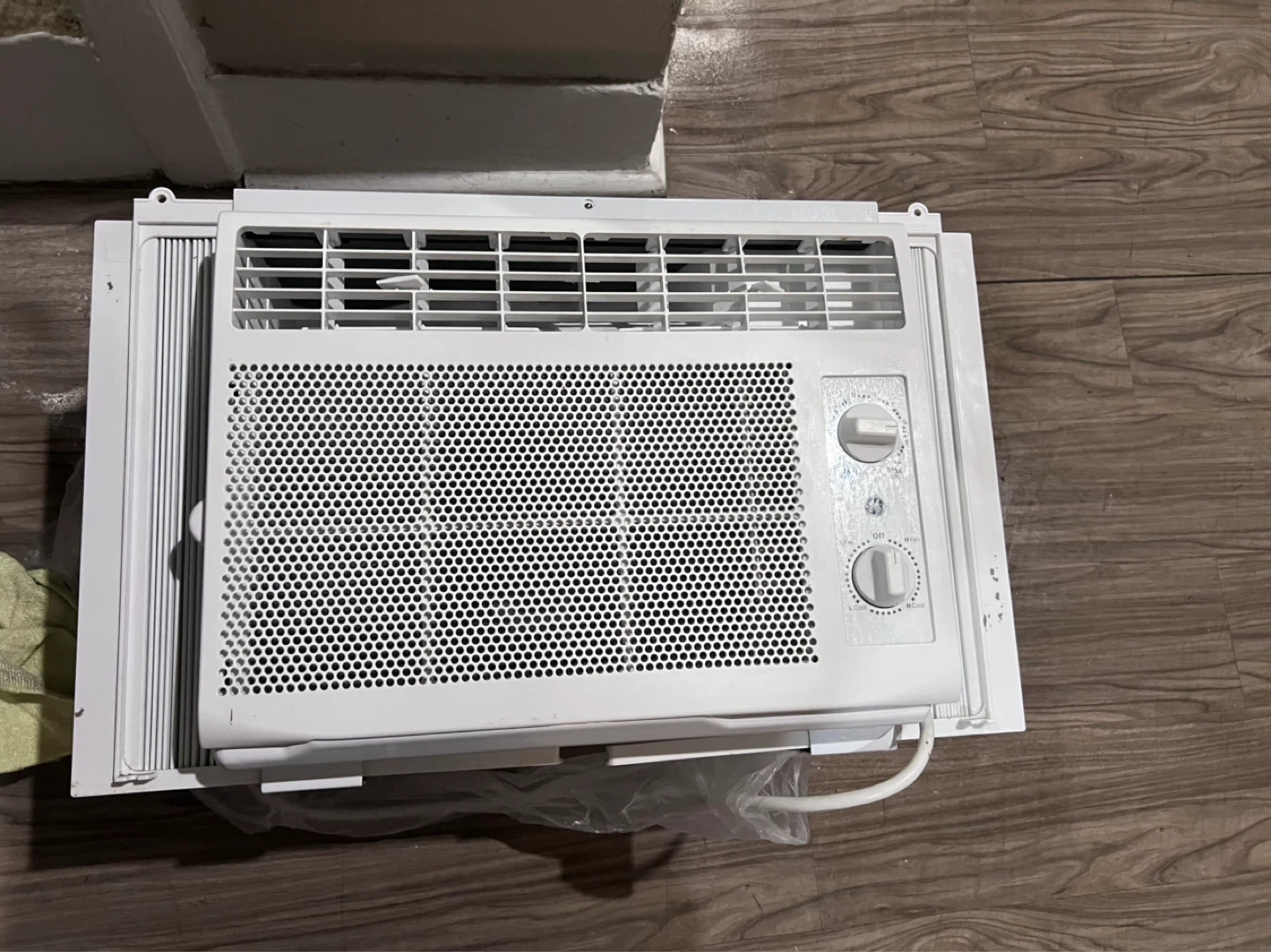 GE Window Air Conditioner - photo 2