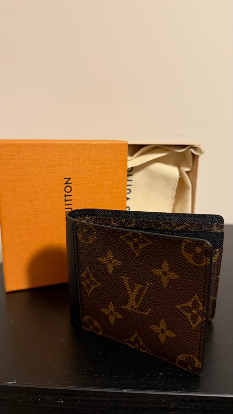 Louis Vuitton Wallet - photo 2